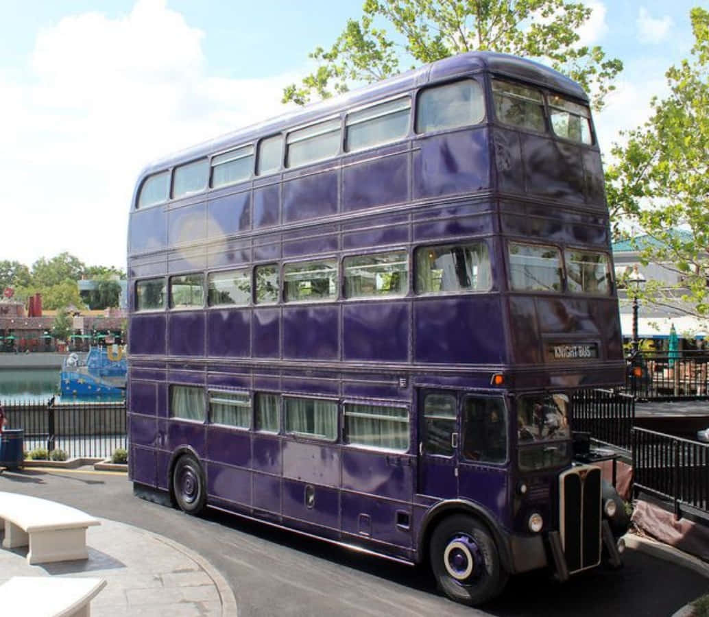 The Hogwarts Knight Bus Stop, Knight Bus, glossy purple, SD Desktop Wallpaper