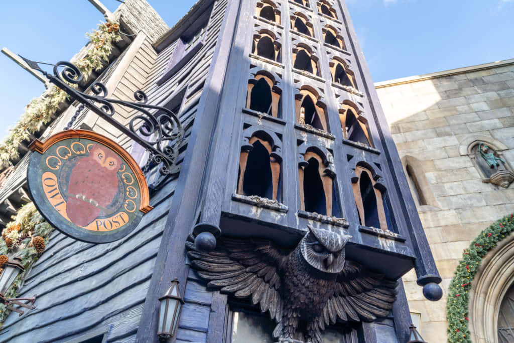The Hogwarts Owlery, owl-themed post office building, ornate owl carvings, SD Desktop Wallpaper