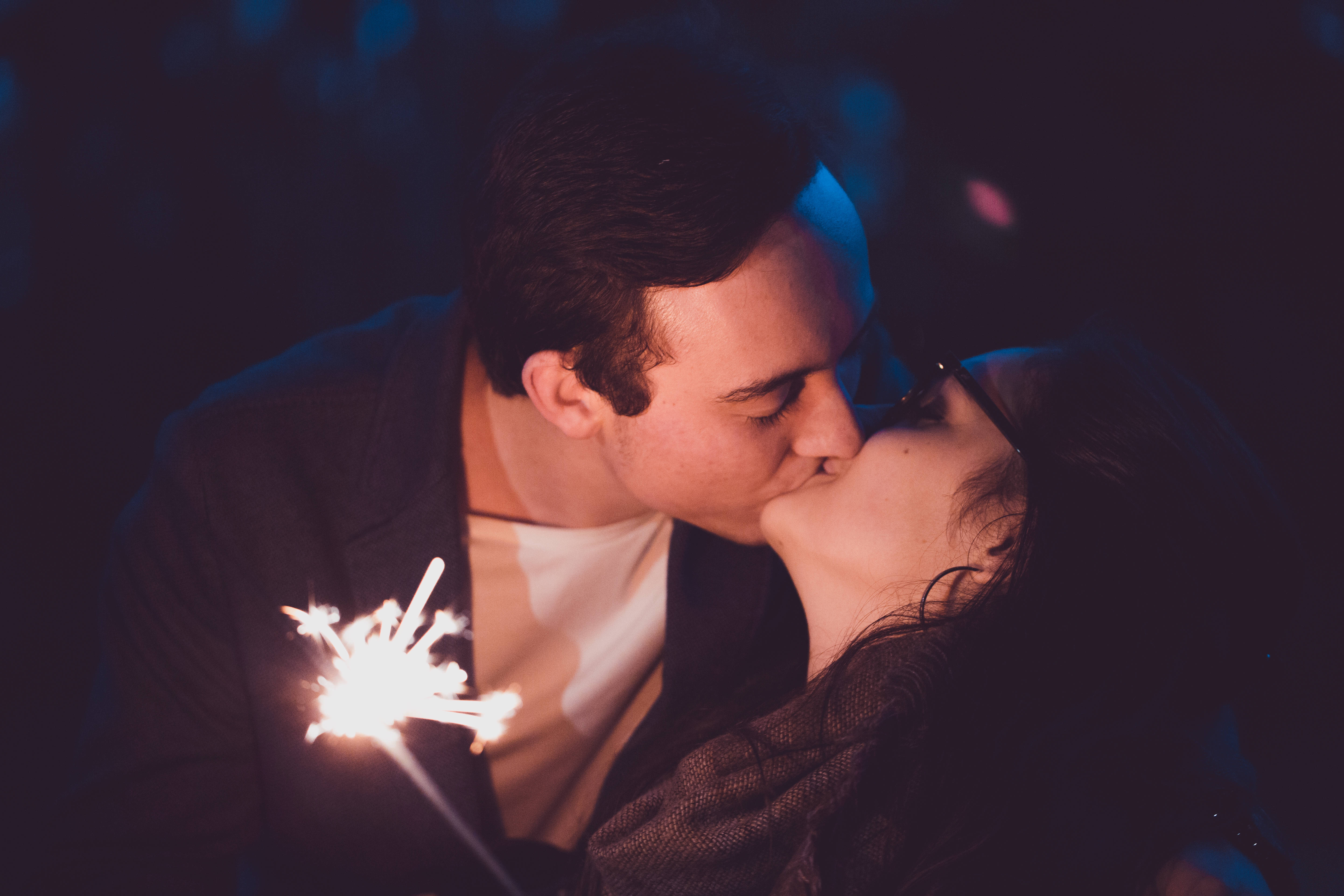 The Kissing Booth, sparkler, dark night backdrop, 5K Desktop Wallpaper