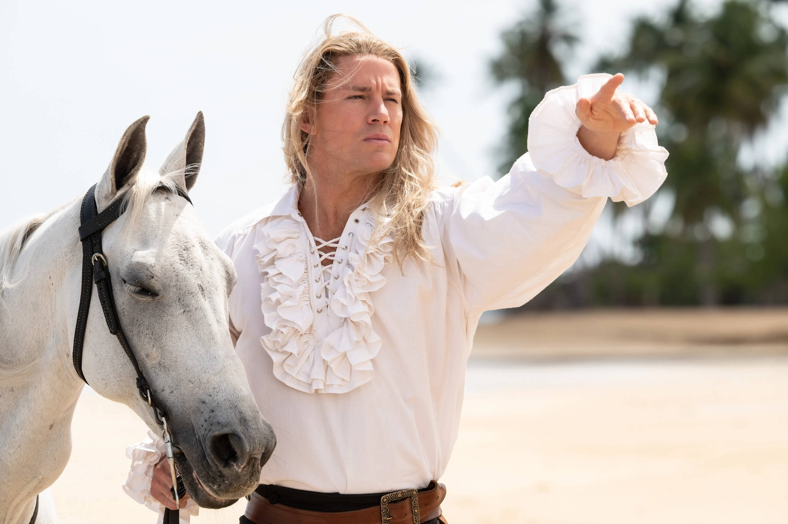 The Lost City, white ruffled shirt, white horse, 2K Desktop Wallpaper