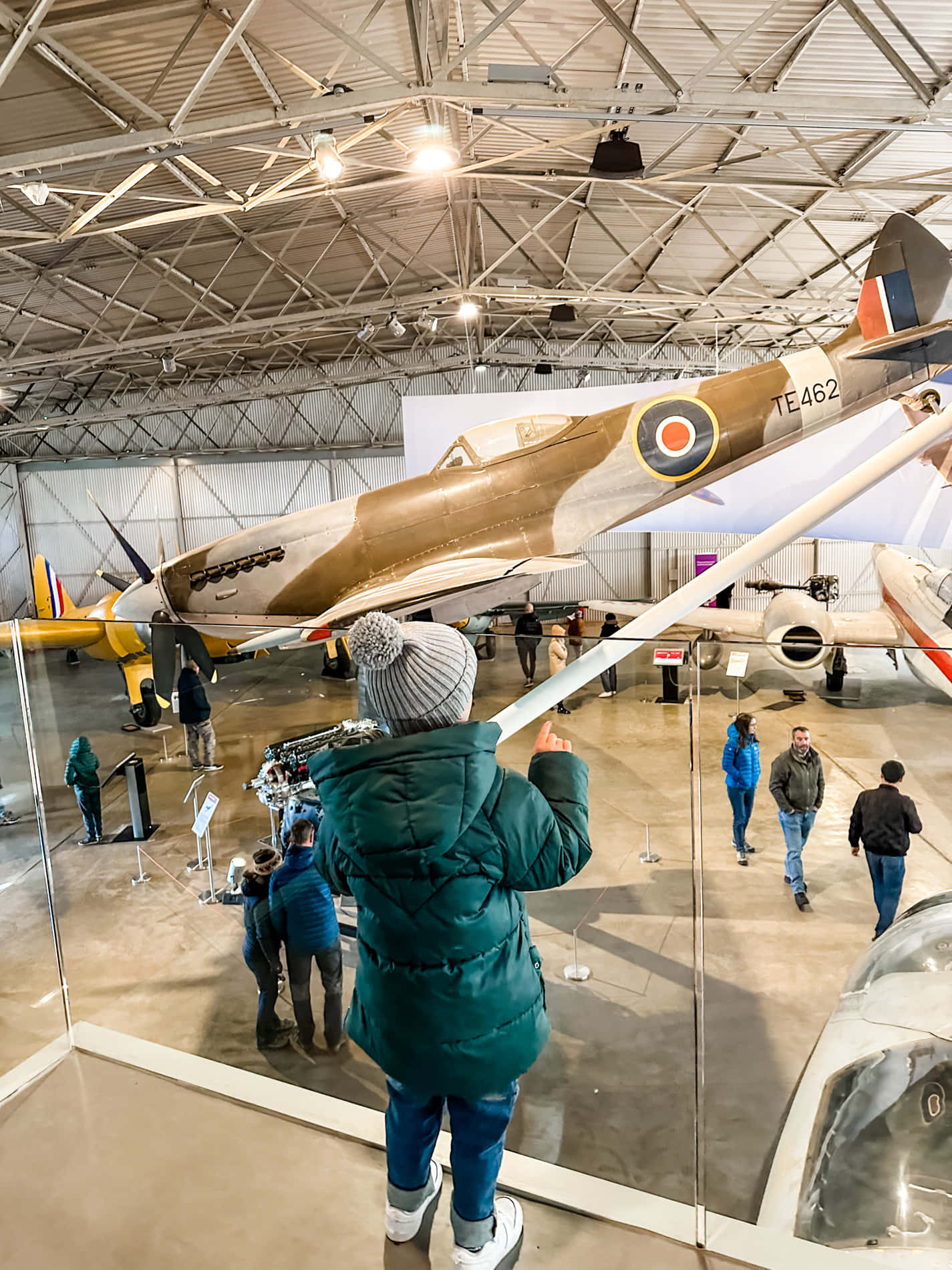 Museum Of Flight, vintage military plane, spacious hangar, HD Phone Wallpaper