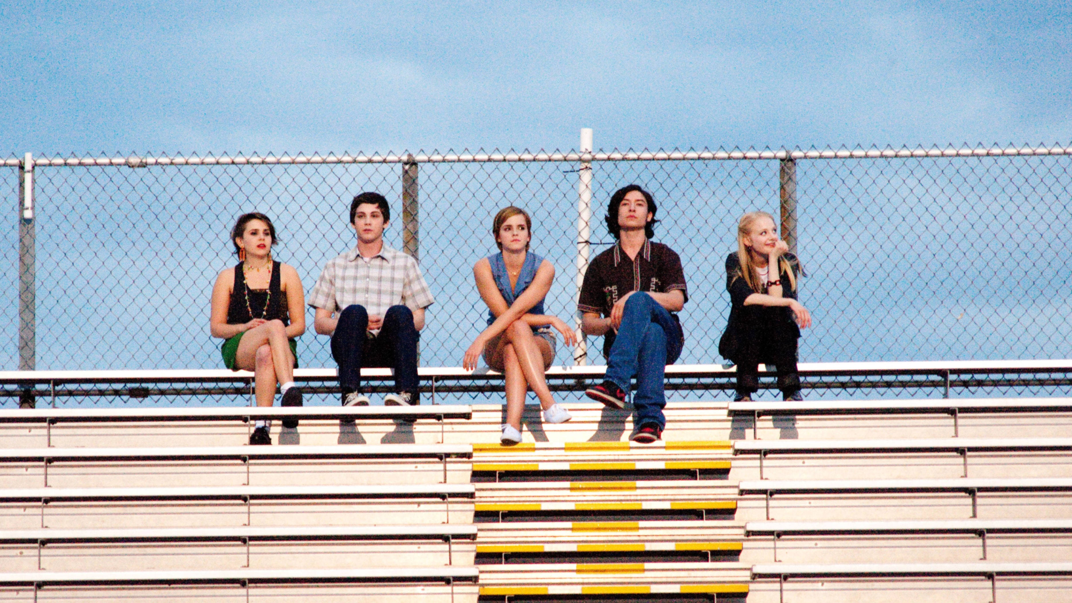 The Perks Of Being A Wallflower, cast, bleachers, 2K Desktop Wallpaper