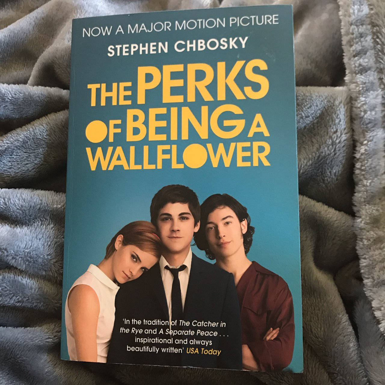 The Perks of Being a Wallflower, novel cover, soft gray textured blanket, HD Desktop Wallpaper