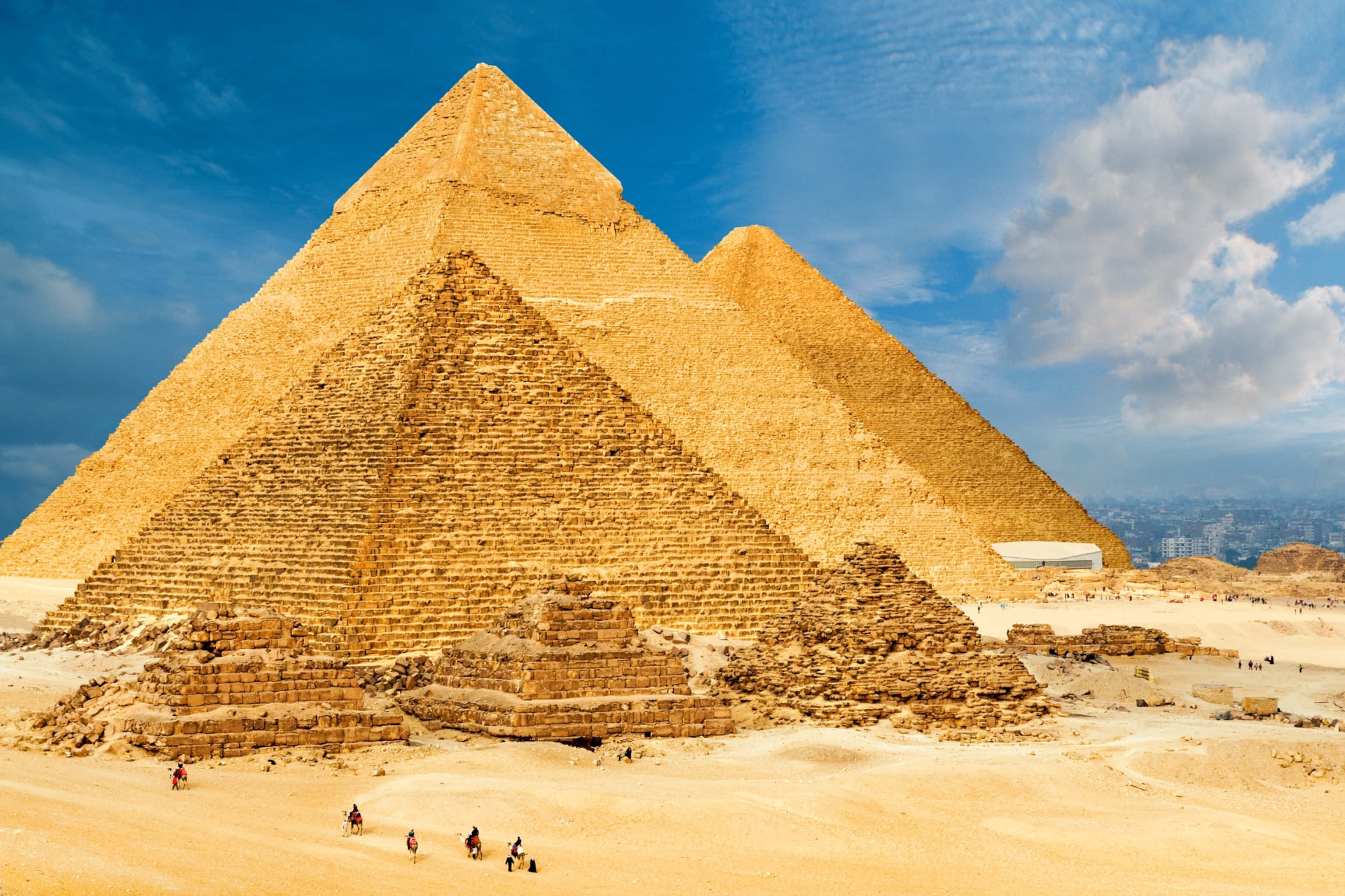 The Pyramids Of Giza, golden, desert sands, 2K Desktop Wallpaper