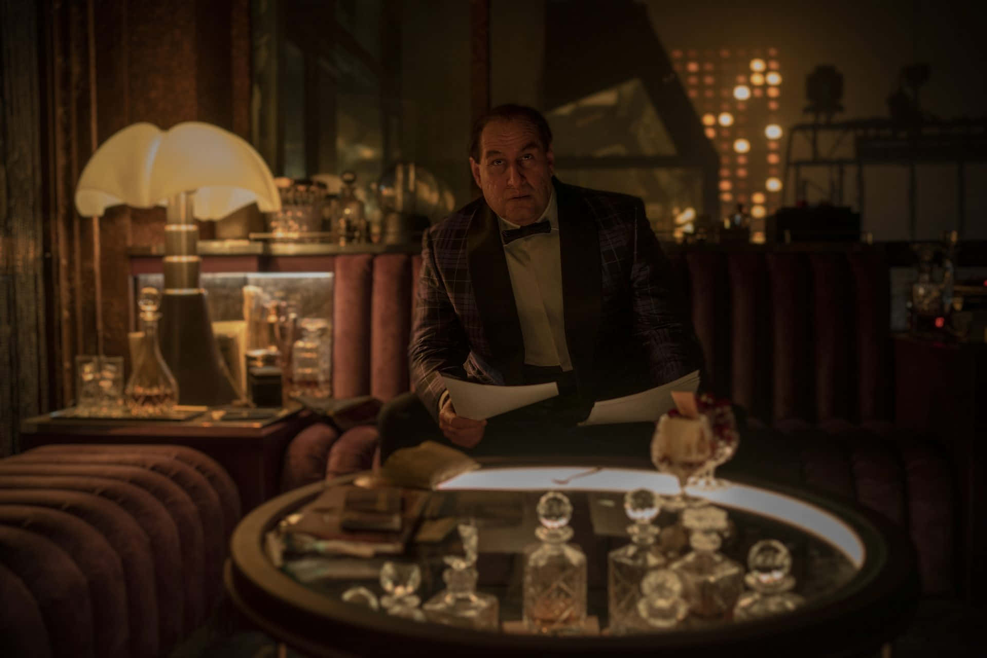 The Riddler 2022, tuxedo, glass table, Full HD Desktop Wallpaper