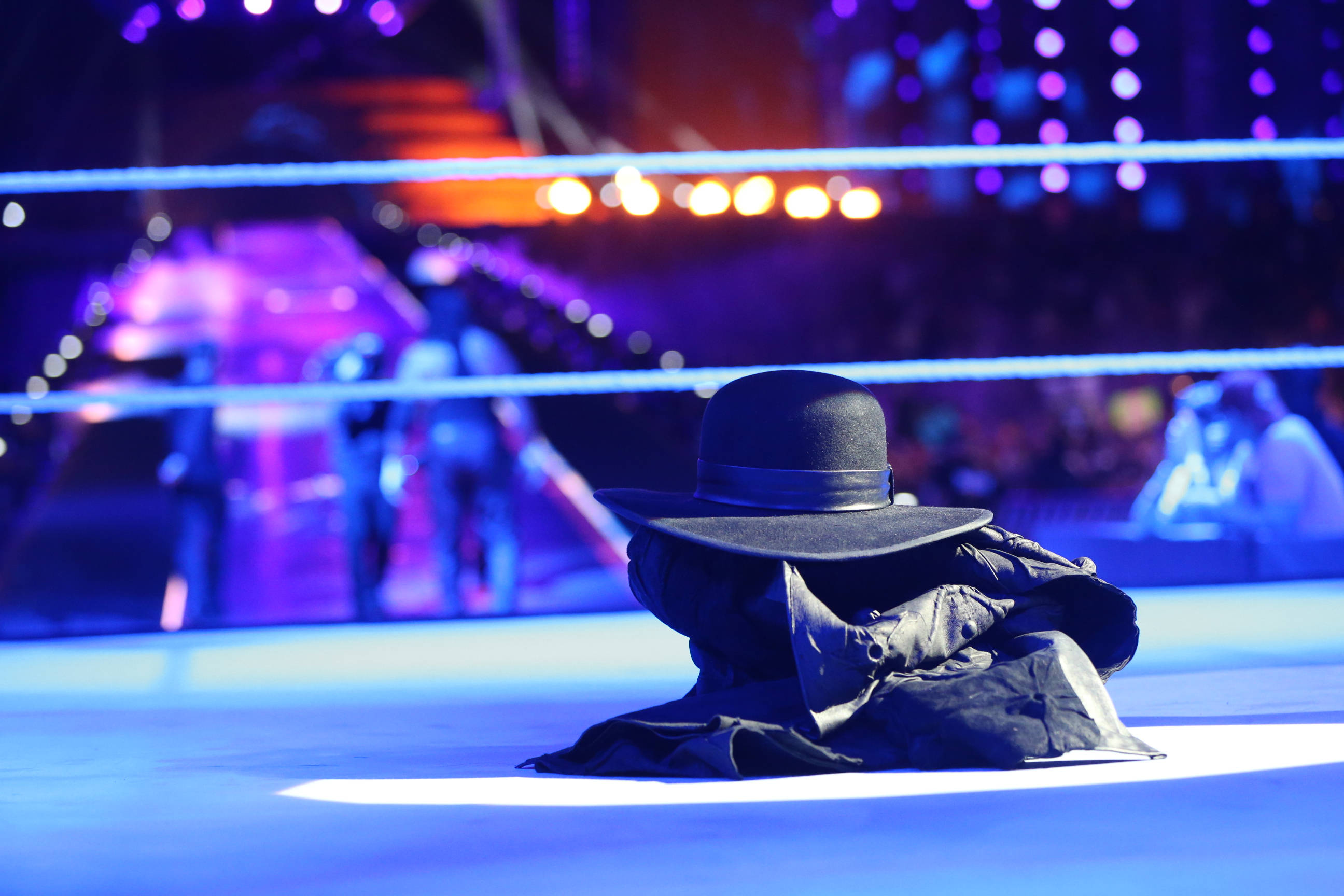 The Undertaker, black hat, black coat, 2K Desktop Wallpaper