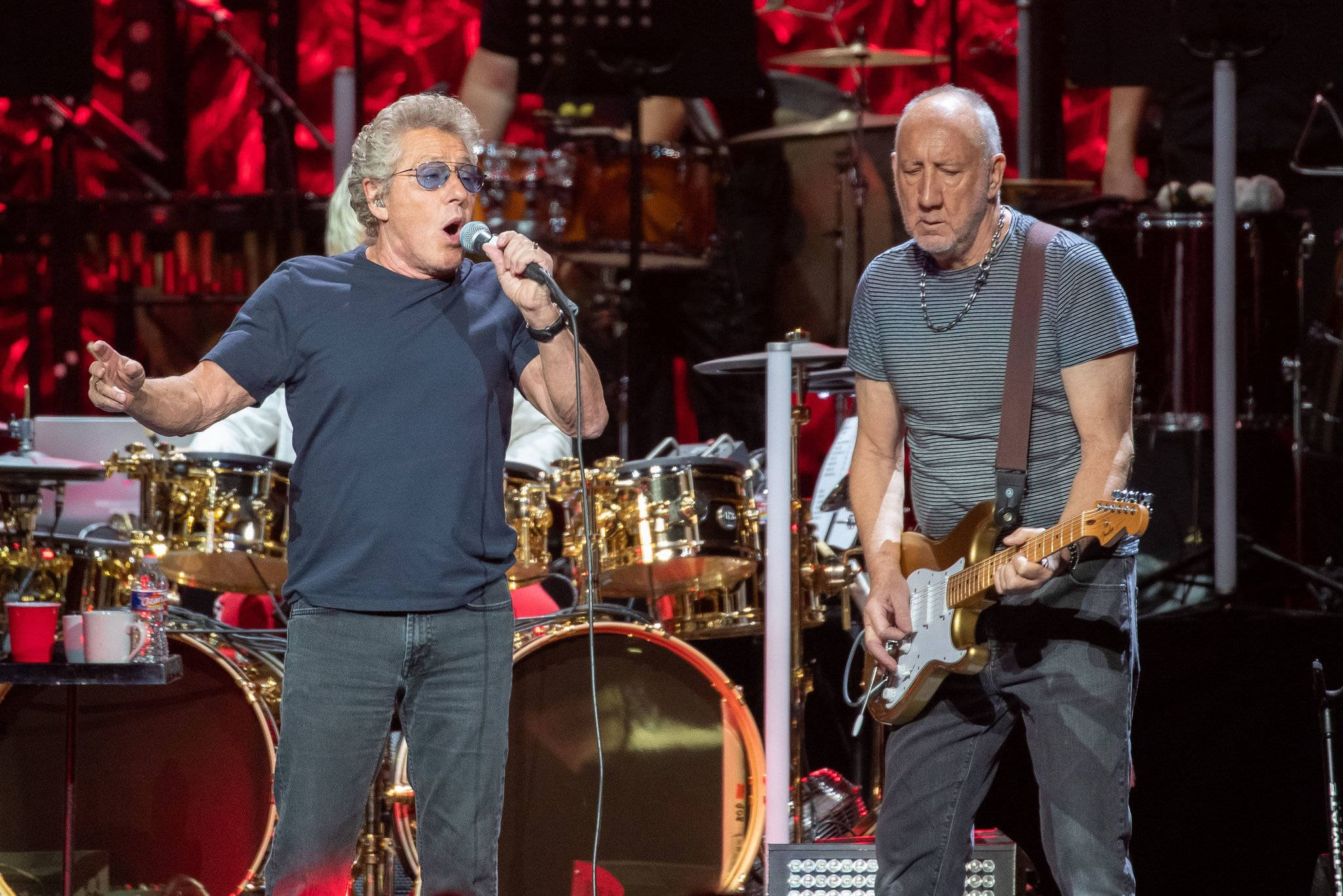 The Who, two lead vocalists, gold electric guitar, Full HD Desktop Wallpaper