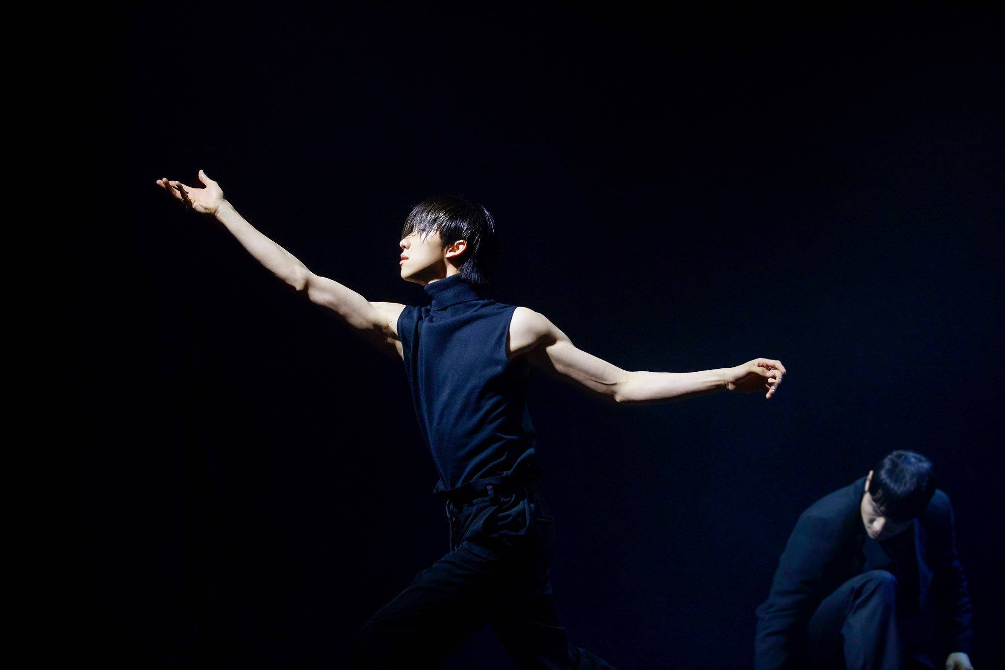 The8, dancer, dark sleeveless outfit, Full HD Desktop Wallpaper