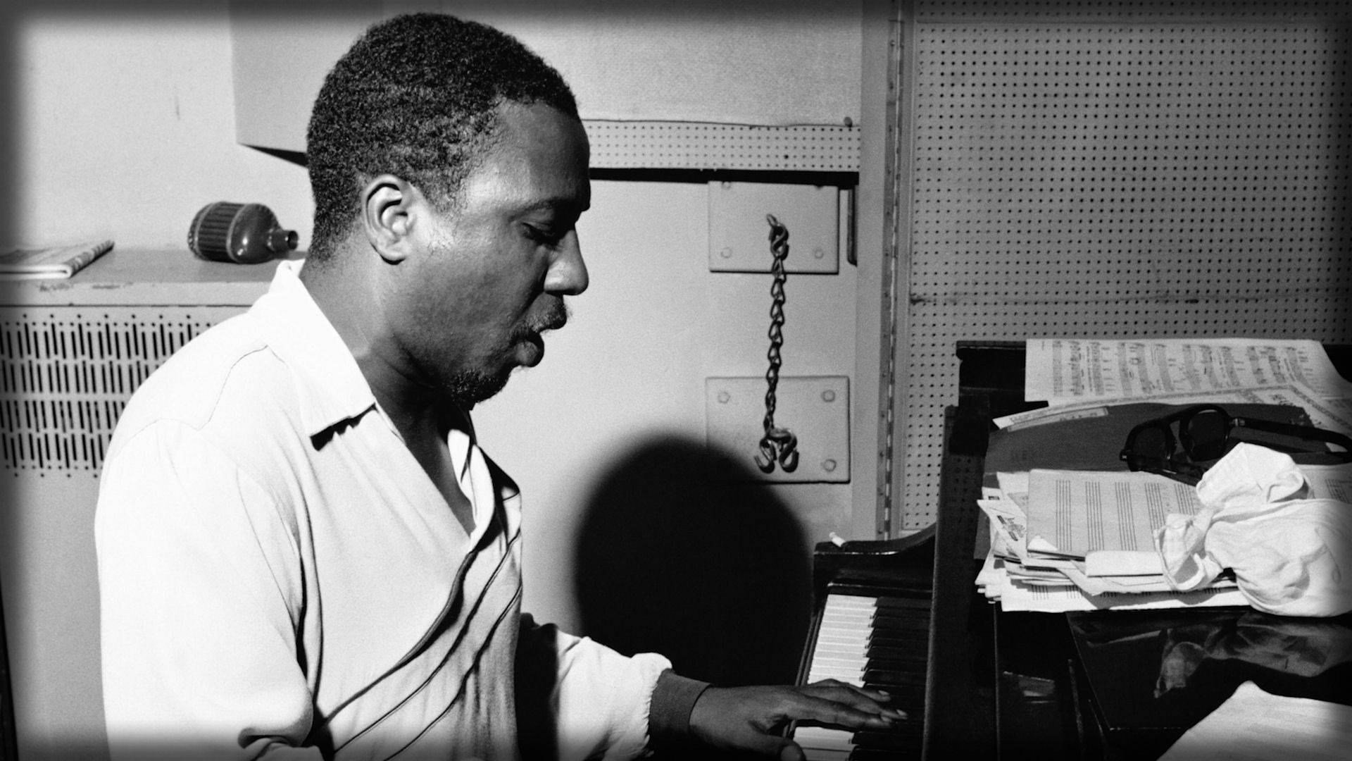 Thelonious Monk, piano, cluttered studio, Full HD Desktop Wallpaper