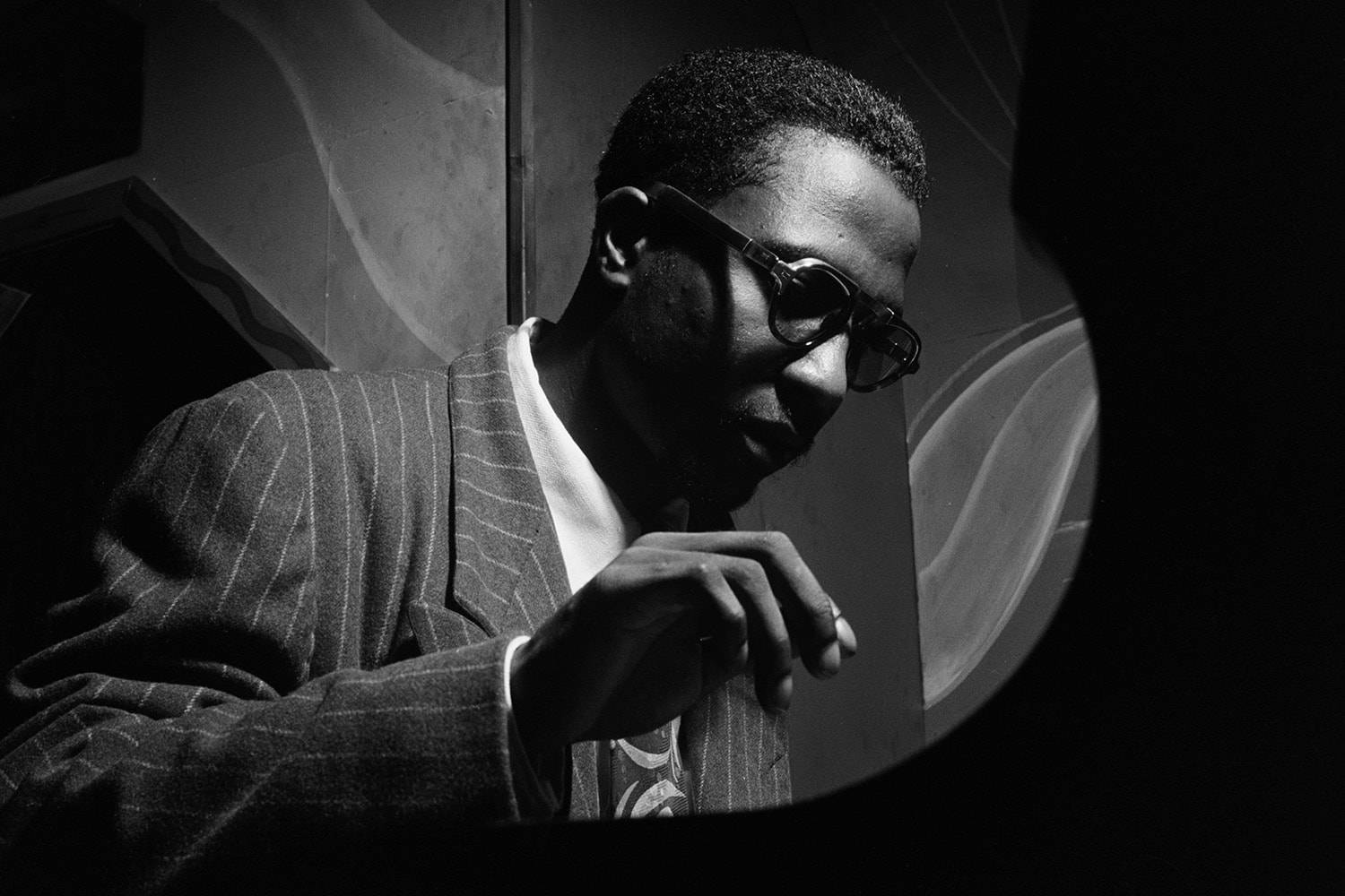 Thelonious Monk, monochromatic piano setup, pinstripe suit, HD Desktop Wallpaper