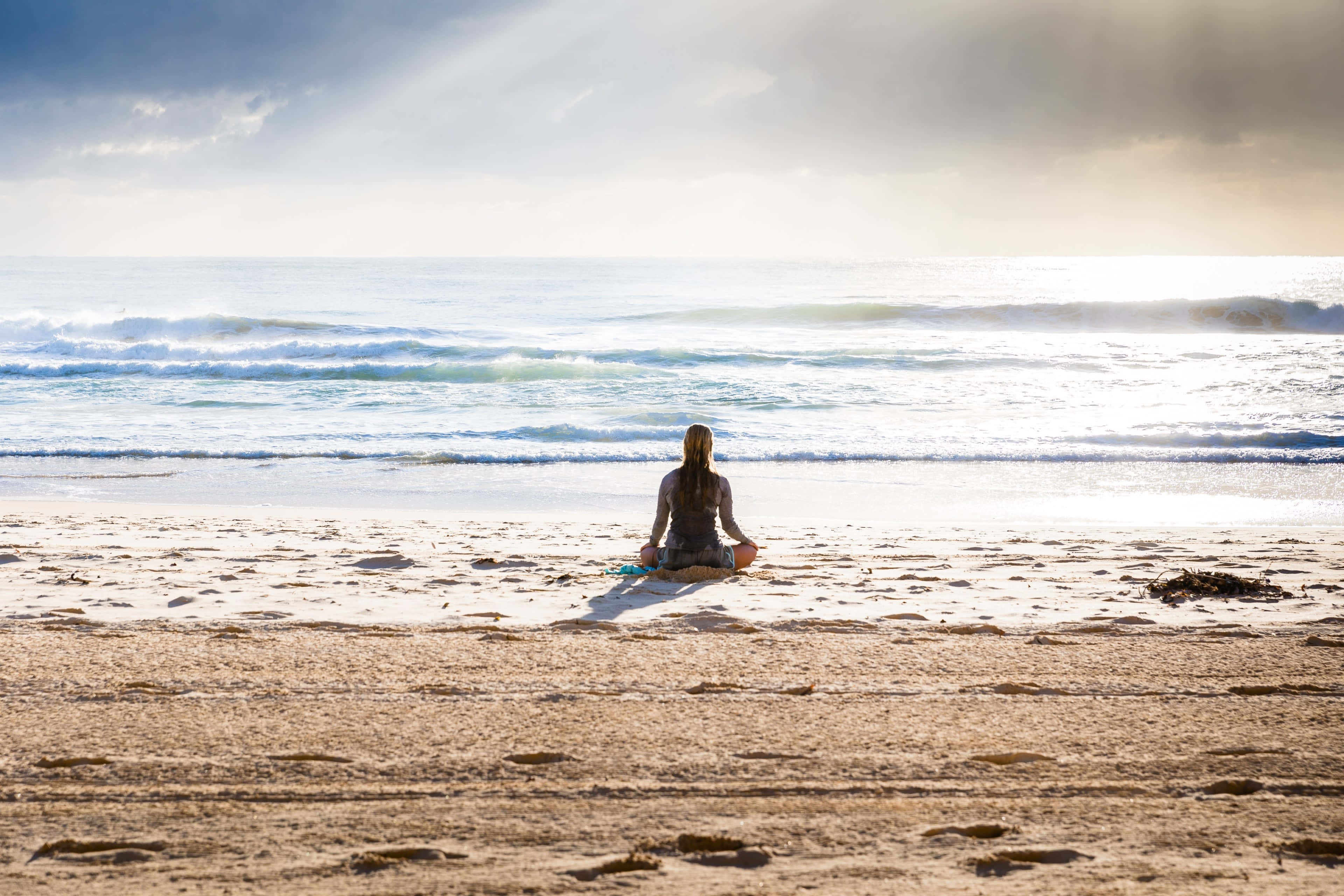 Therapeutic Desktop, sandy beach, ocean, 4K Desktop Wallpaper