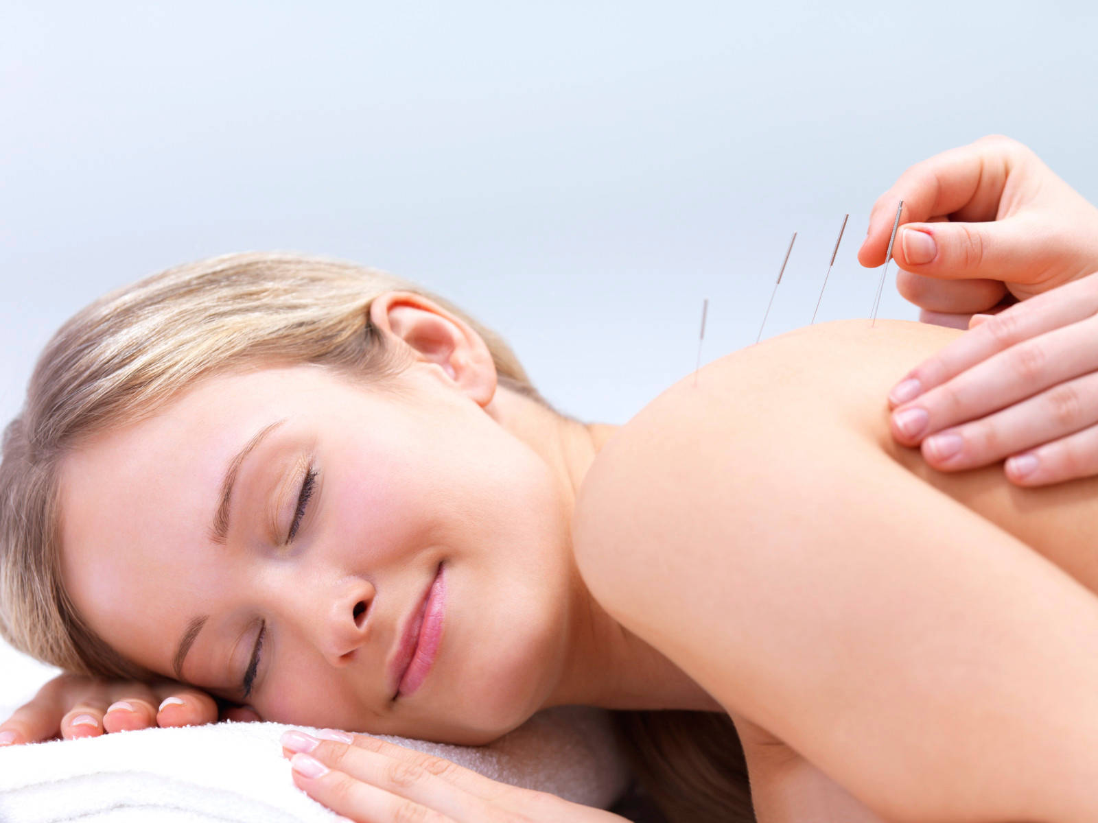 acupuncturist, back needle therapy, acupuncture session, HD Desktop Wallpaper