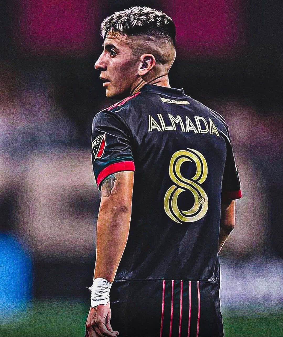 Thiago Almada, black Atlanta United jersey, gold number 8, HD Phone Wallpaper