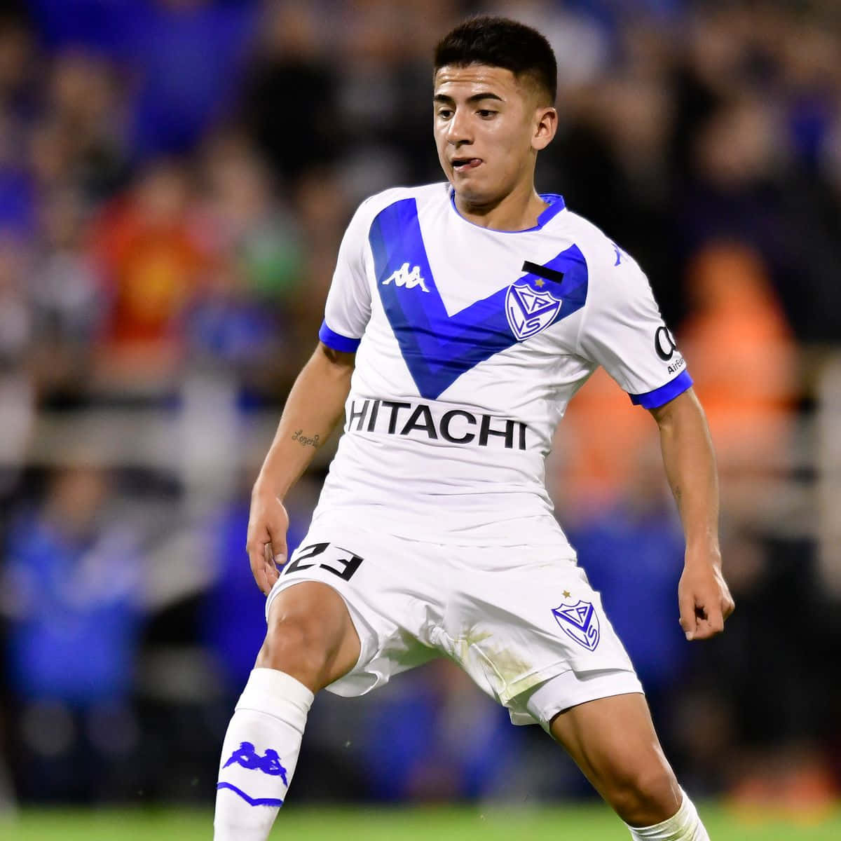 Thiago Almada, white Hitachi jersey, white and blue kit, SD Desktop Wallpaper