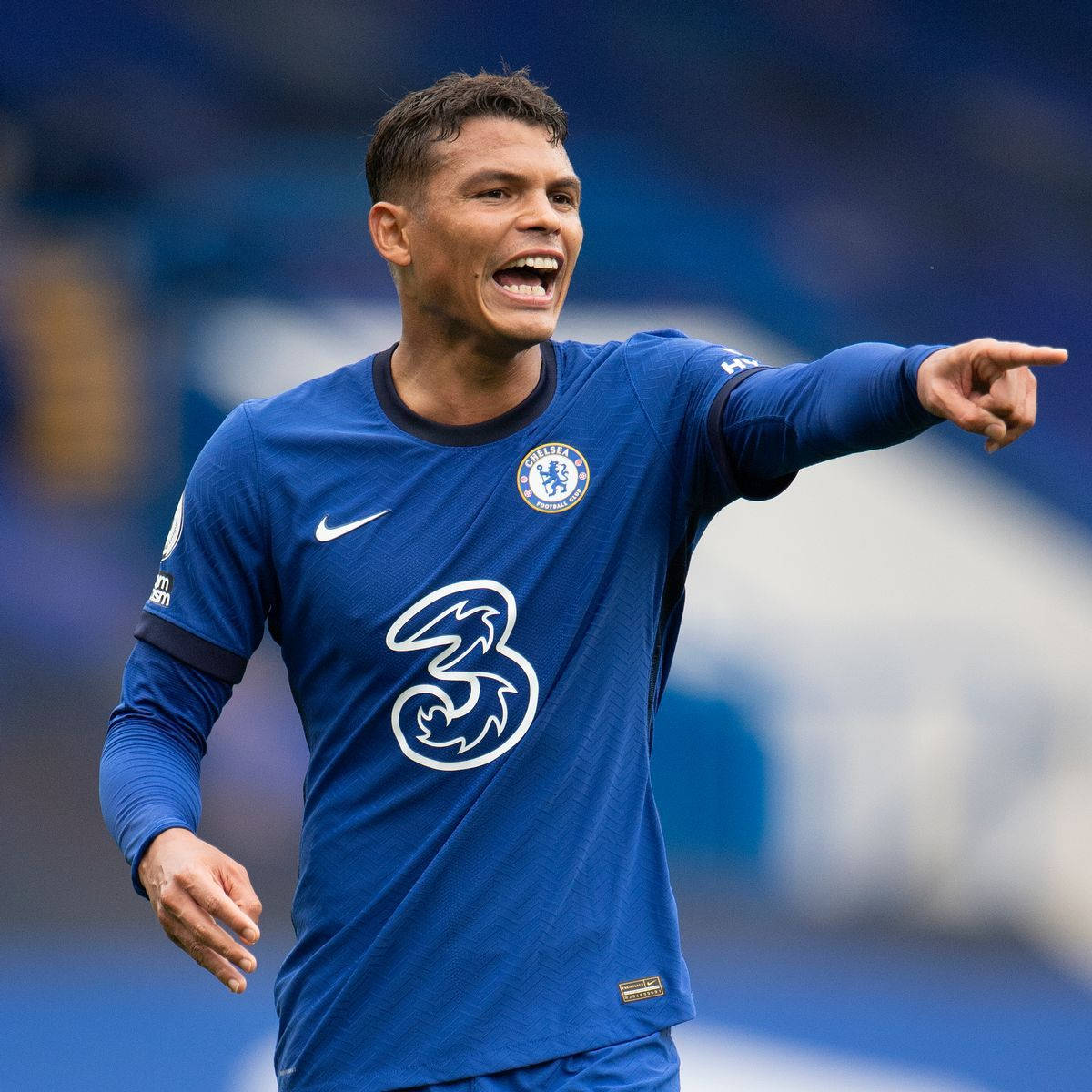 Thiago Silva, blue Chelsea jersey, pointing finger, SD Desktop Wallpaper