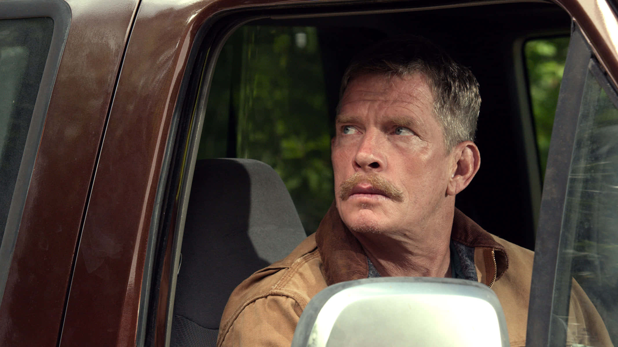 Thomas Haden Church, rusty brown truck, driver's seat, Full HD Desktop Wallpaper