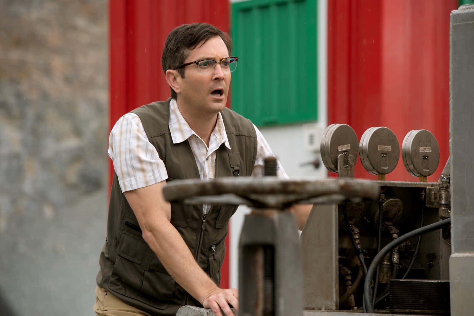 Thomas Lennon, glasses, vest, HD Desktop Wallpaper