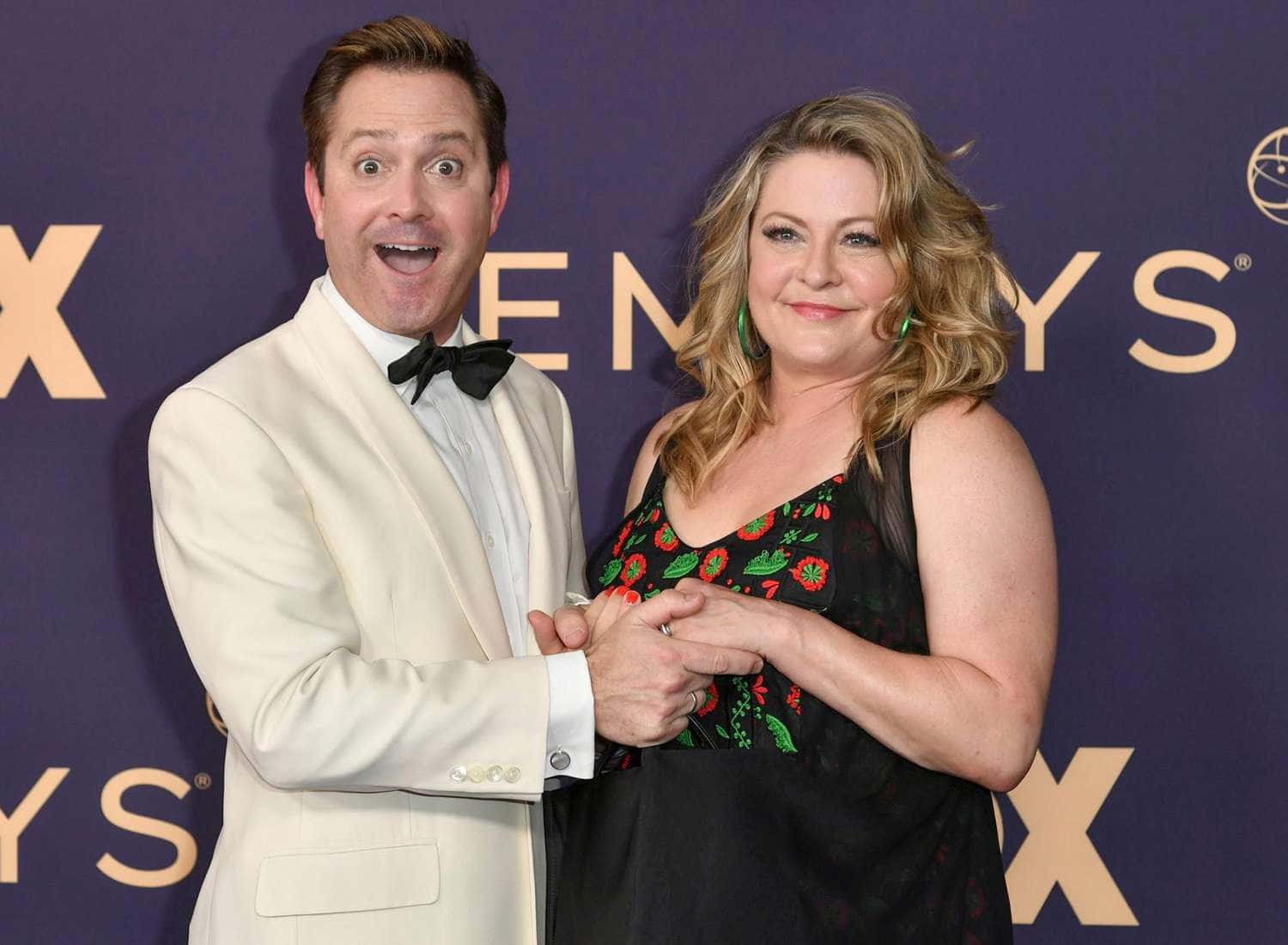 Thomas Lennon, 2017 Creative Arts Emmy Awards, cream tuxedo, HD Desktop Wallpaper
