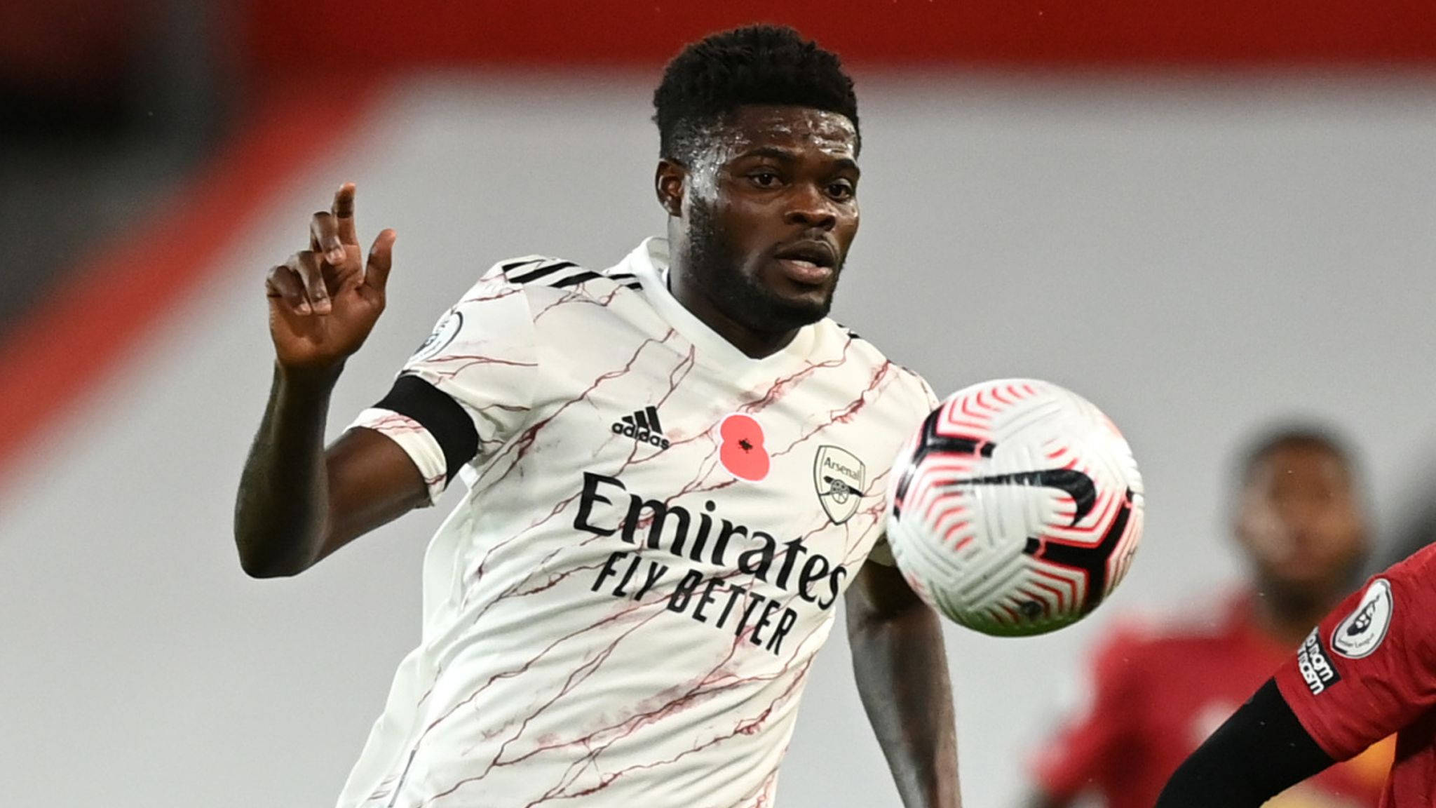 Thomas Partey, white marbled jersey, patterned ball, Full HD Desktop Wallpaper