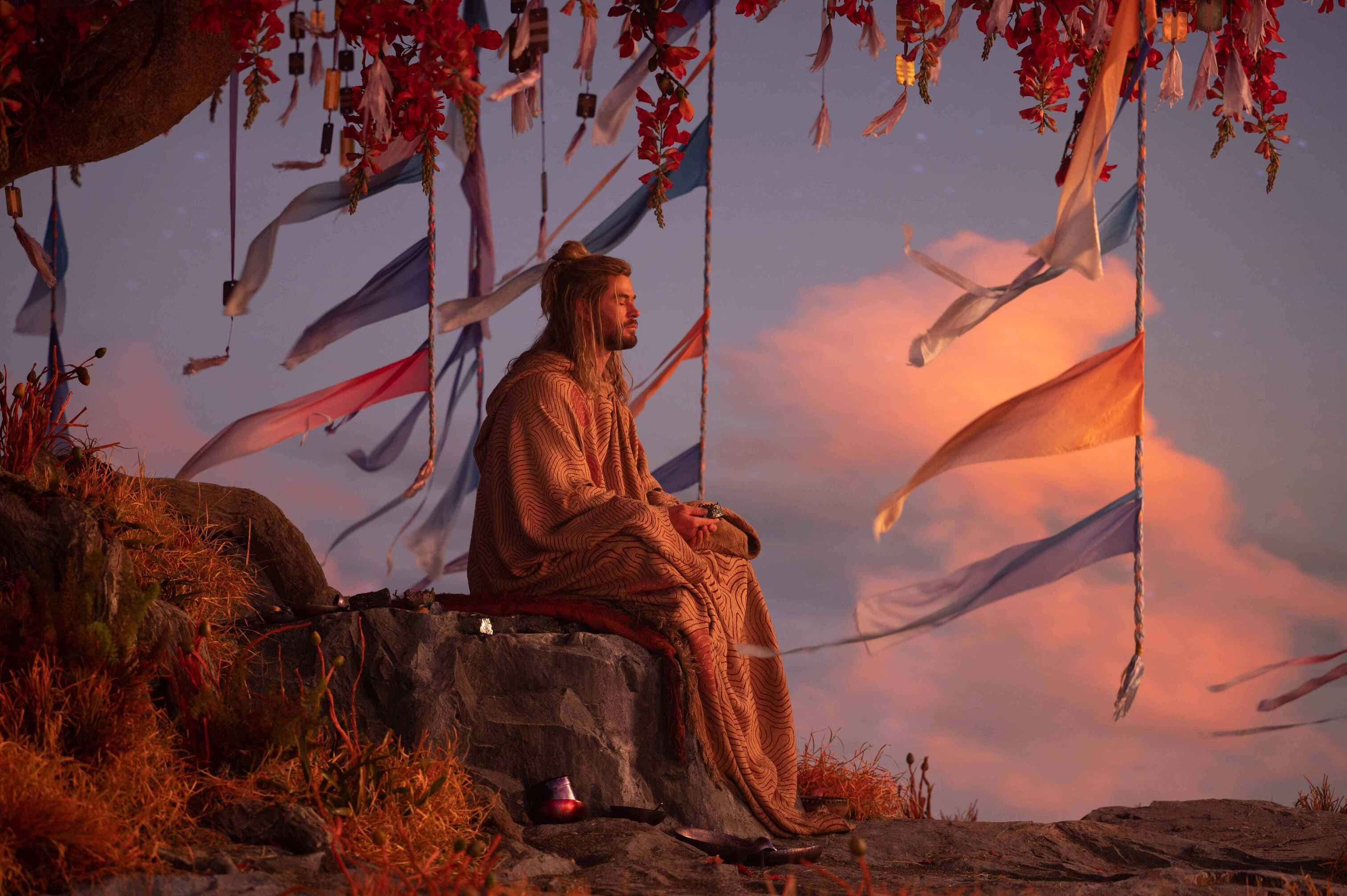Thor Love And Thunder, meditating thor, textured robe, 2K Desktop Wallpaper