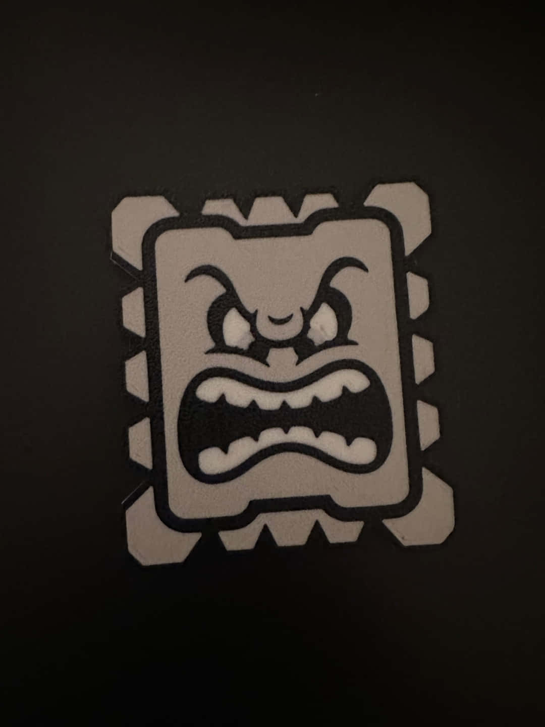 Thwomp, angry face, sharp teeth, HD Phone Wallpaper