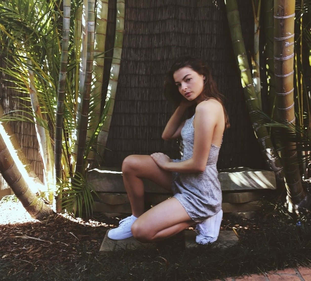 Tiarnie Coupland, silver romper, white sneakers, SD Desktop Wallpaper