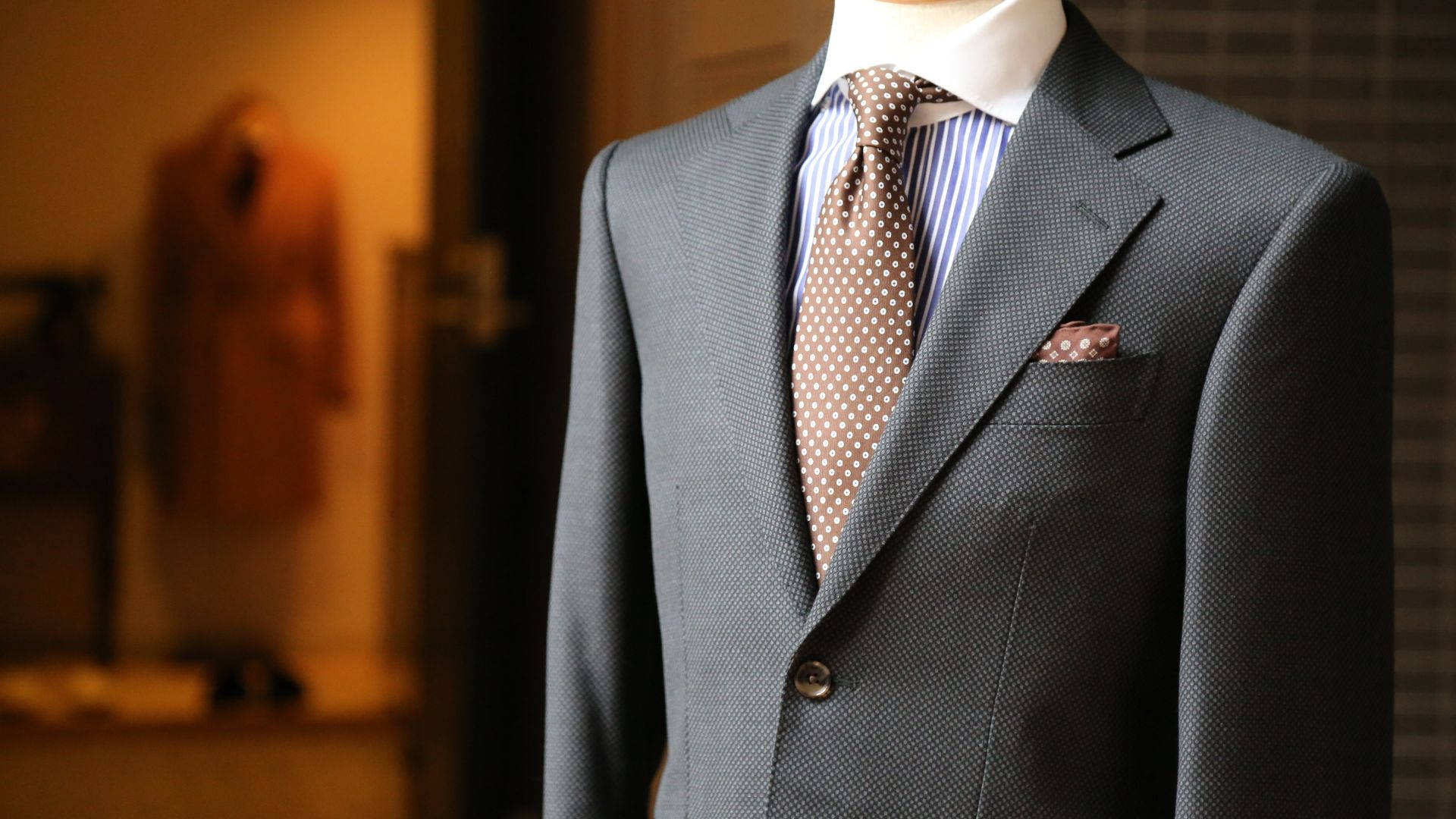 Italian Tailored Suit Wear, gray suit, polka dot tie, Full HD Desktop Wallpaper