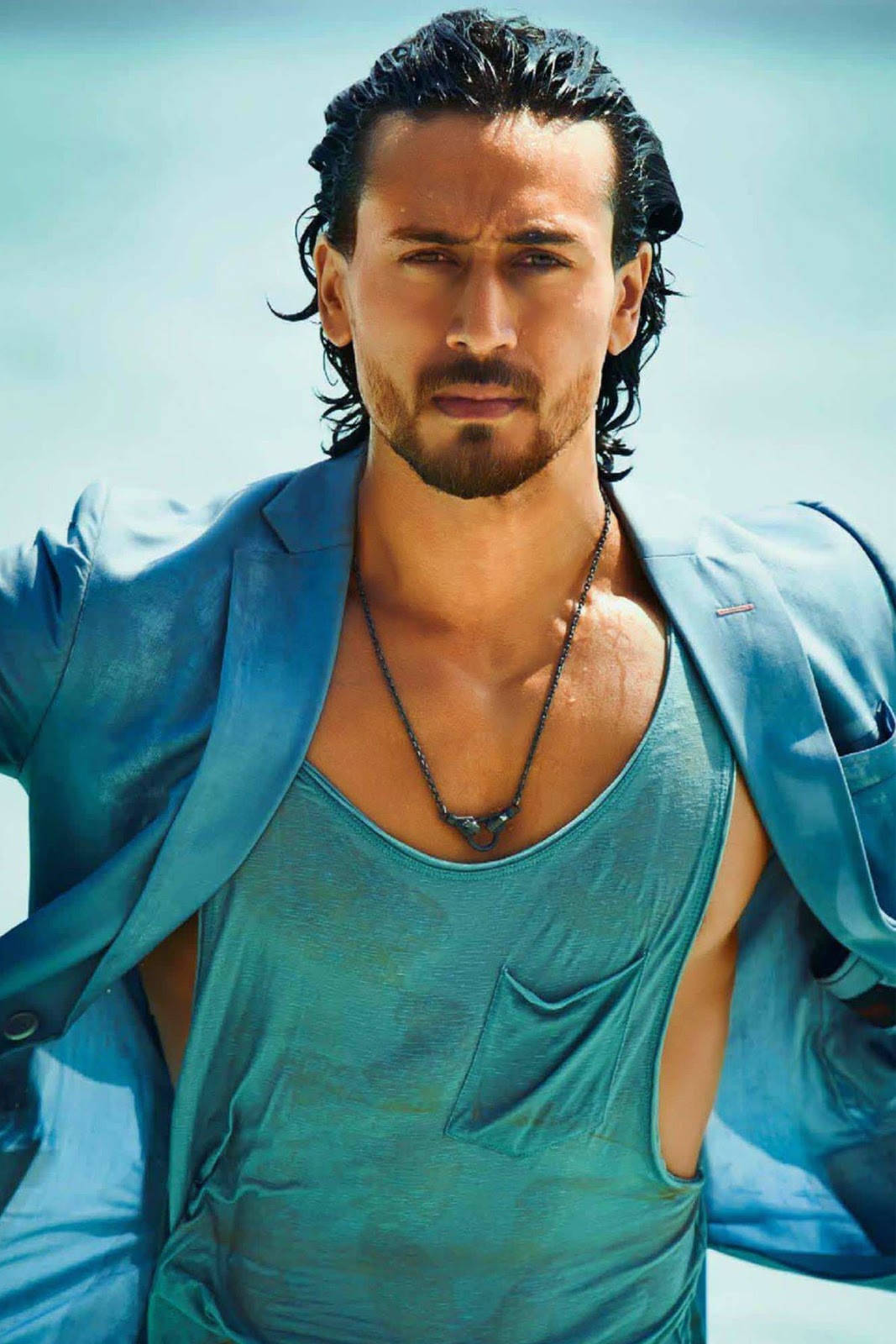 Tiger Shroff, blue blazer, teal tank top, HD Phone Wallpaper
