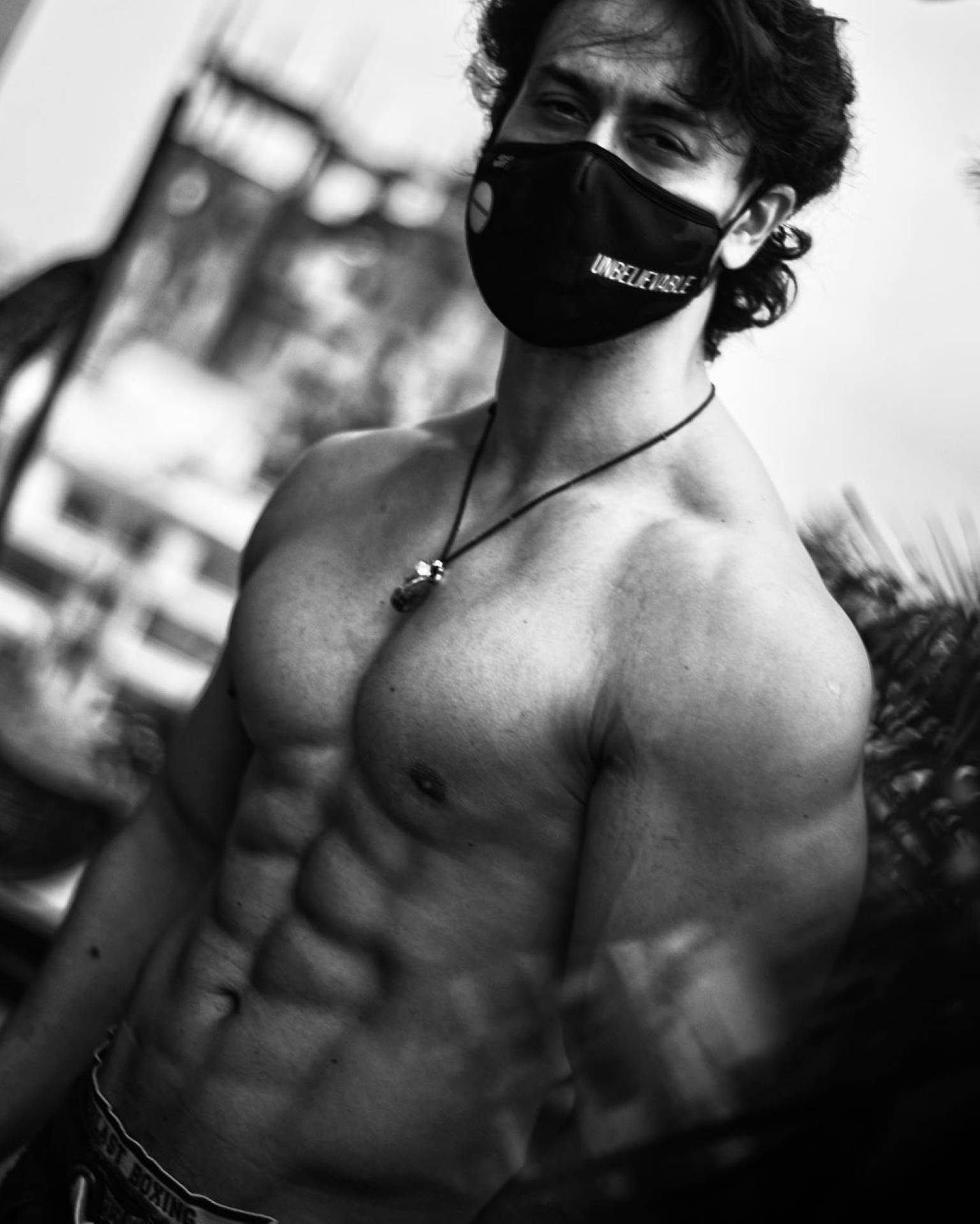 Tiger Shroff, black face mask, necklace, Full HD Phone Wallpaper
