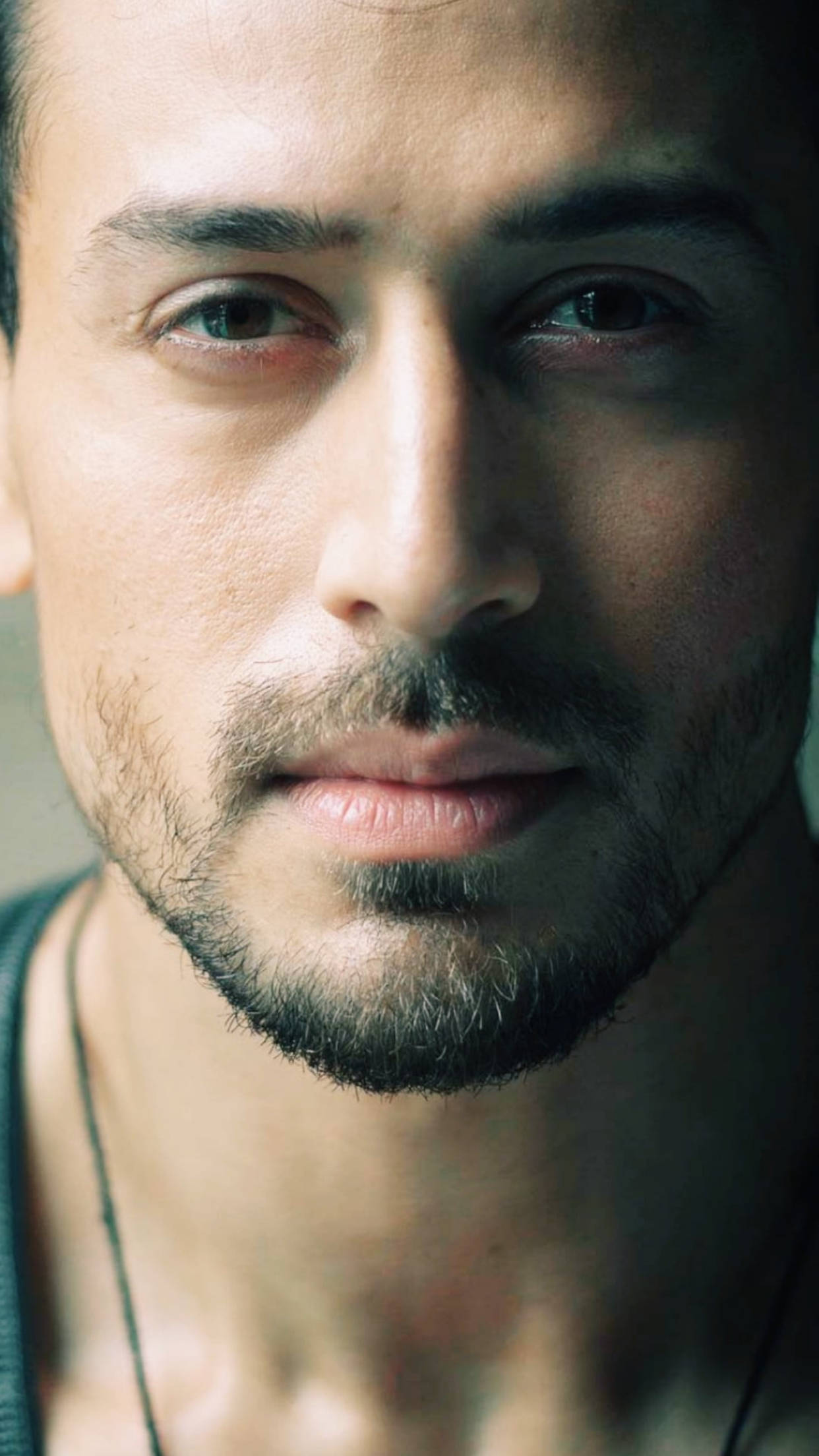 Tiger Shroff, close up, stubble, Full HD Phone Wallpaper