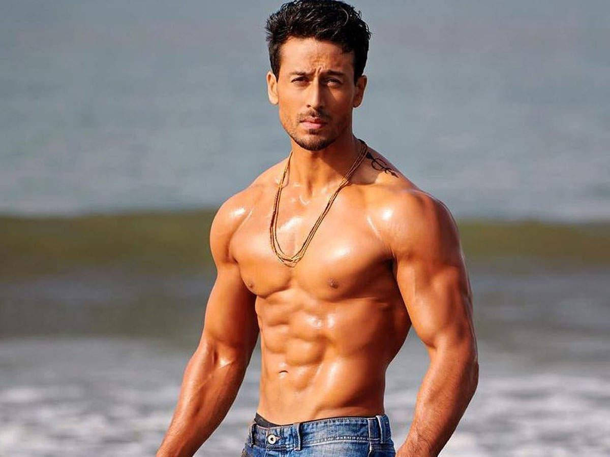 Tiger Shroff, beach, ocean waves, SD Desktop Wallpaper