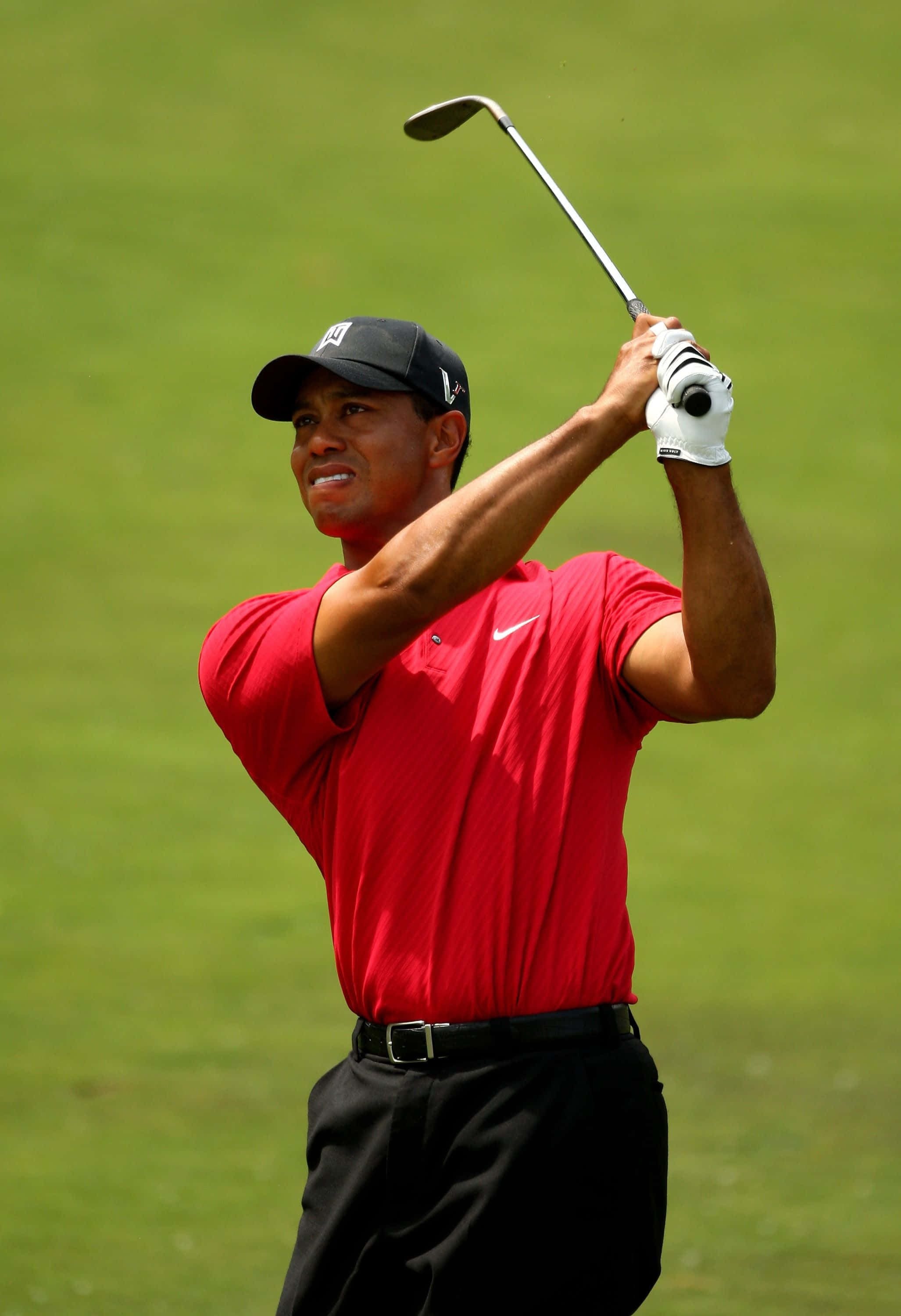 Tiger Woods, iPhone, red shirt, 2K Phone Wallpaper