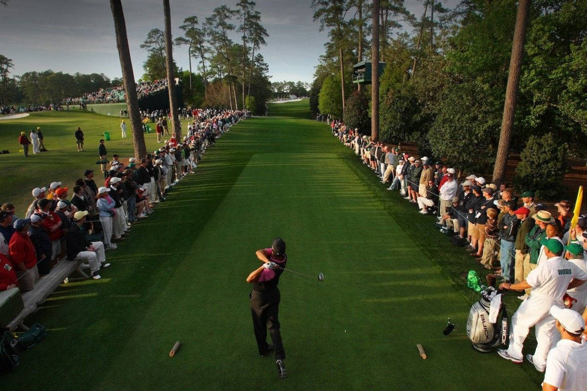 Tiger Woods, Masters, swinging at distance, SD Desktop Wallpaper