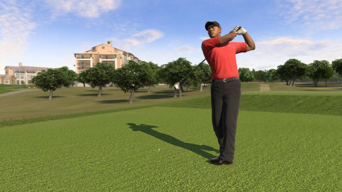 Tiger Woods Masters, red shirt, sunny day, SD Desktop Wallpaper