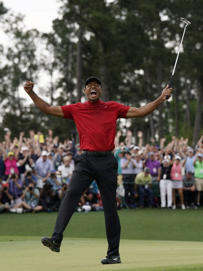 Tiger Woods, Masters, golf green, SD Phone Wallpaper