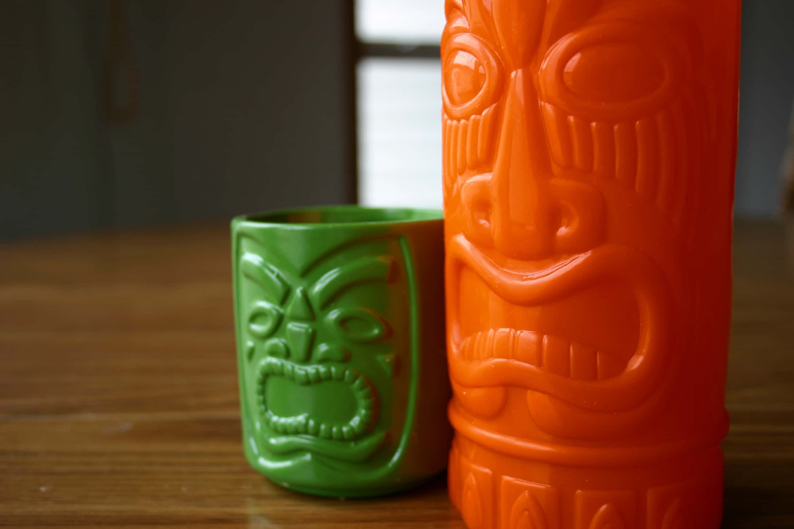 tiki mug, vibrant green, orange, 2K Desktop Wallpaper