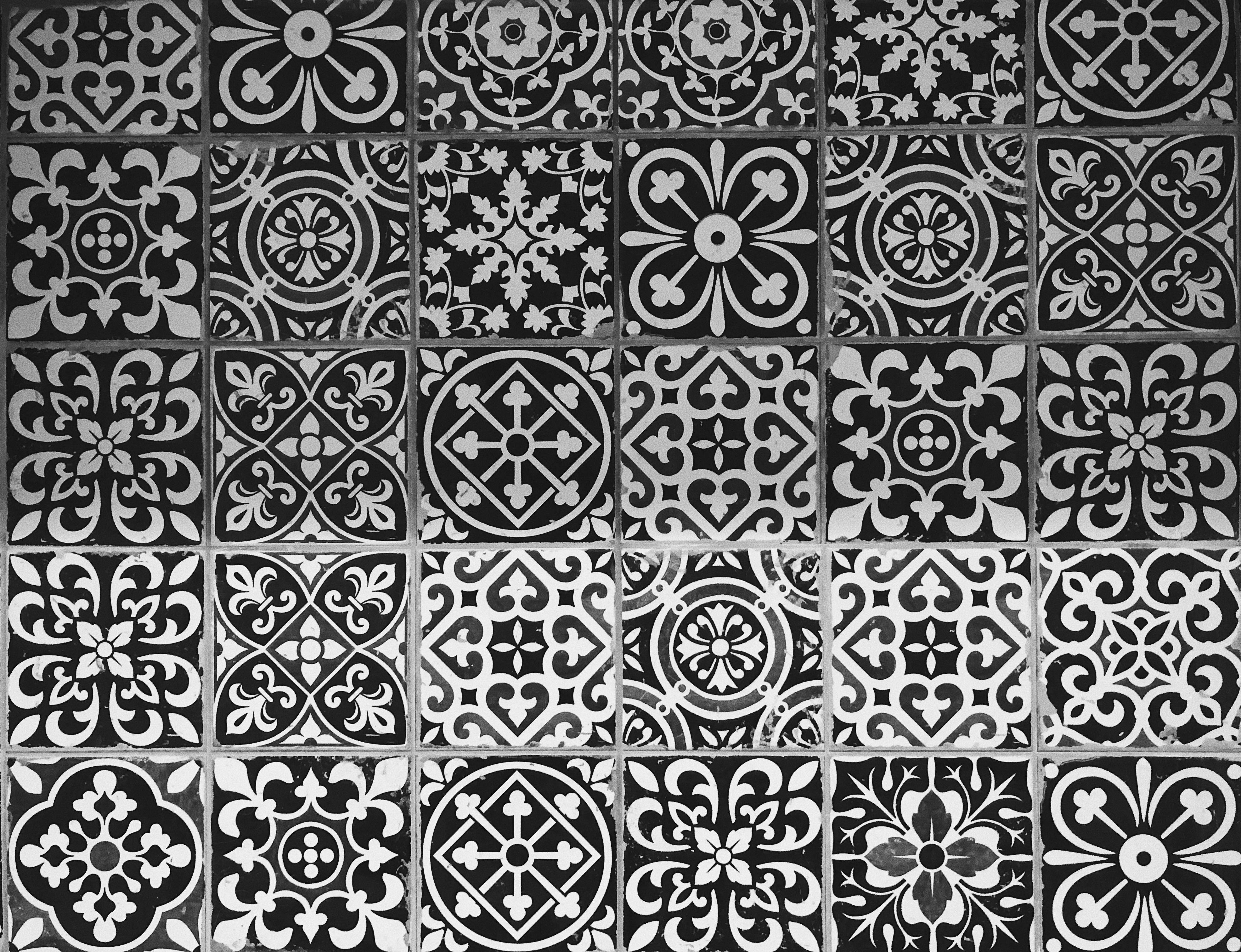black and white damask tile pattern, monochrome, ornate vintage tiles, 4K Desktop Wallpaper