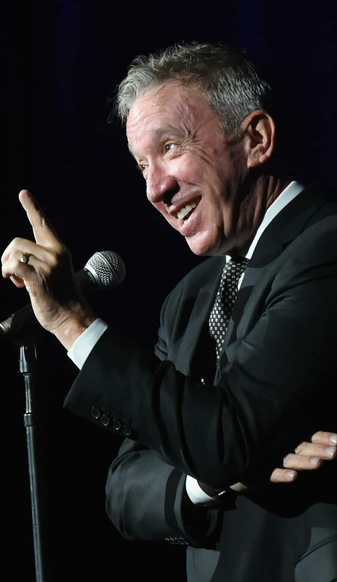 Tim Allen, suit, microphone, HD Phone Wallpaper