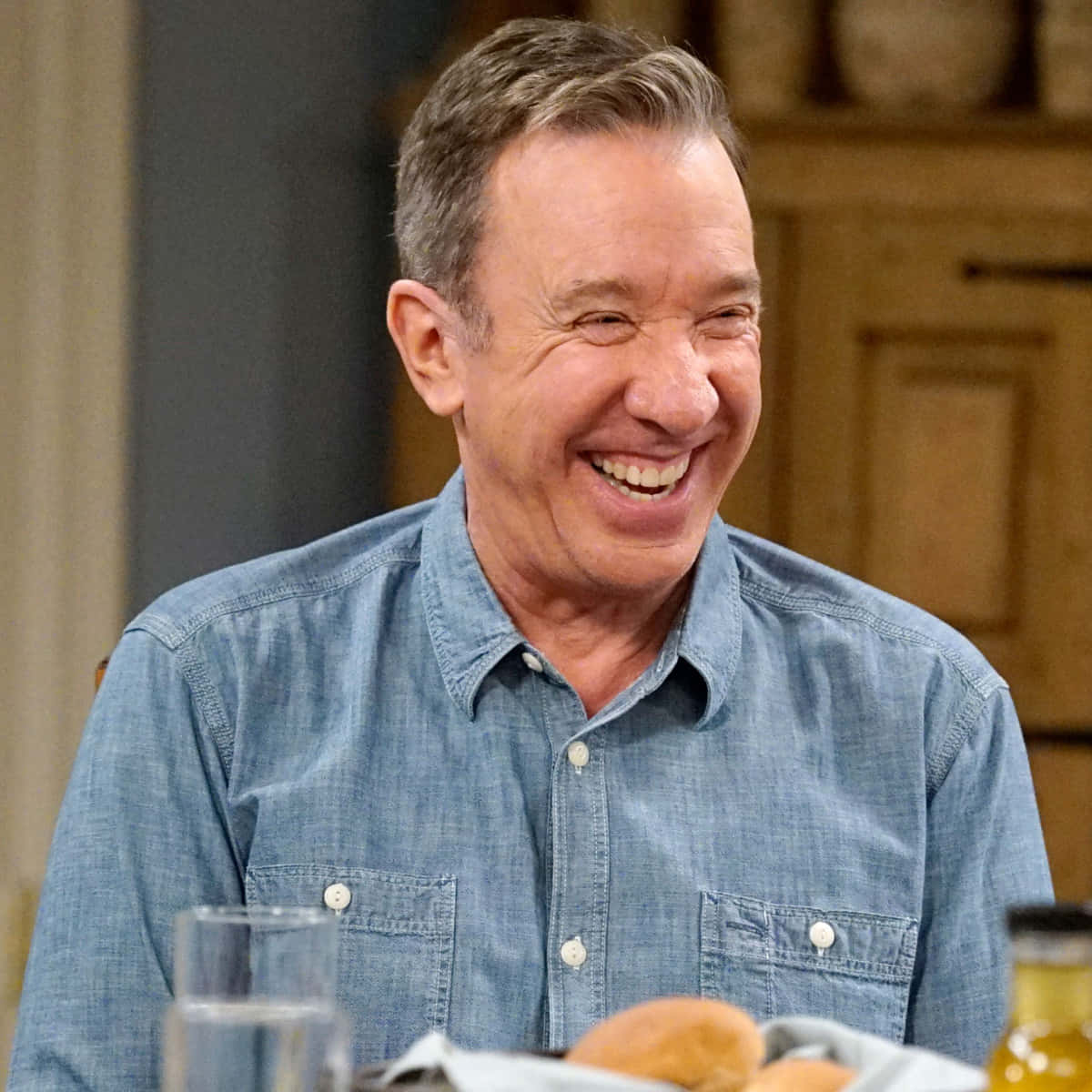 Tim Allen, blue denim shirt, dining table, SD Desktop Wallpaper