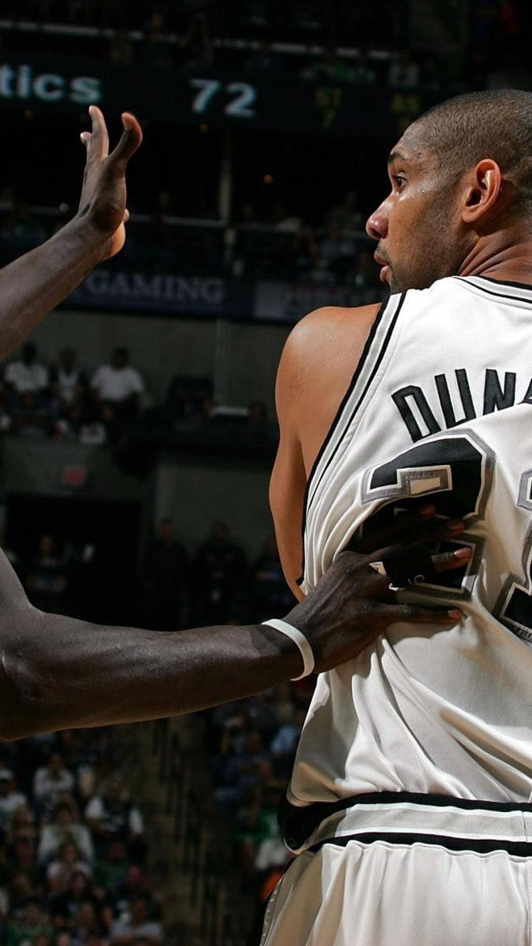Tim Duncan, white jersey, high-fived, Full HD Phone Wallpaper