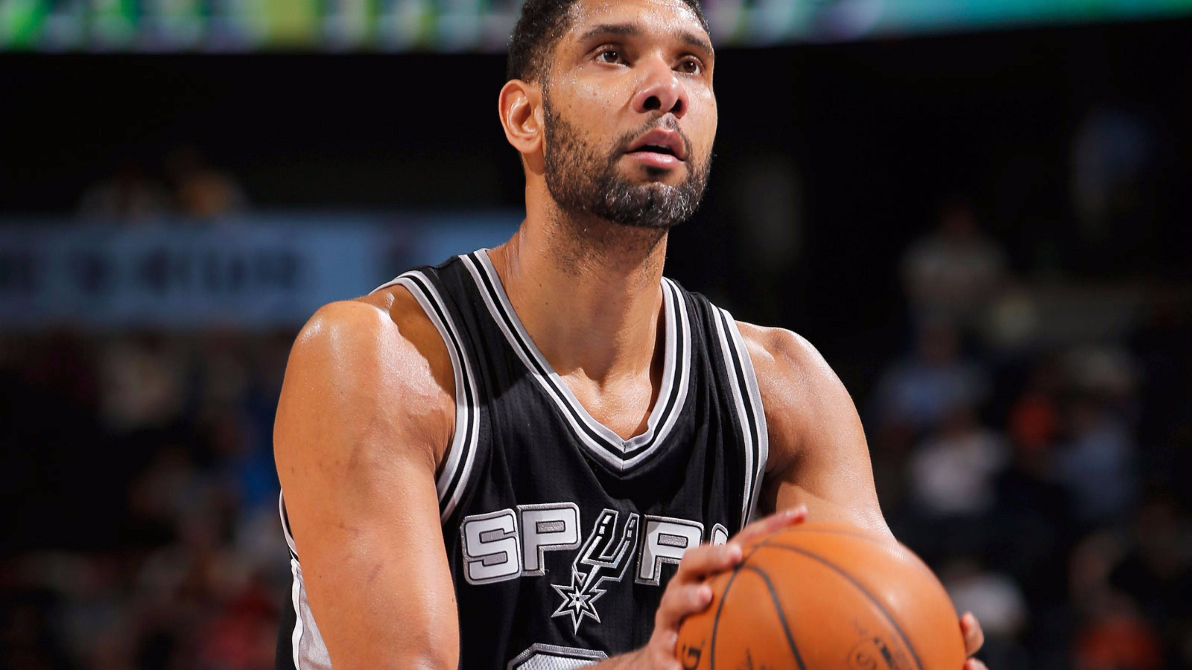 Tim Duncan, black Spurs jersey, orange ball, 4K Desktop Wallpaper