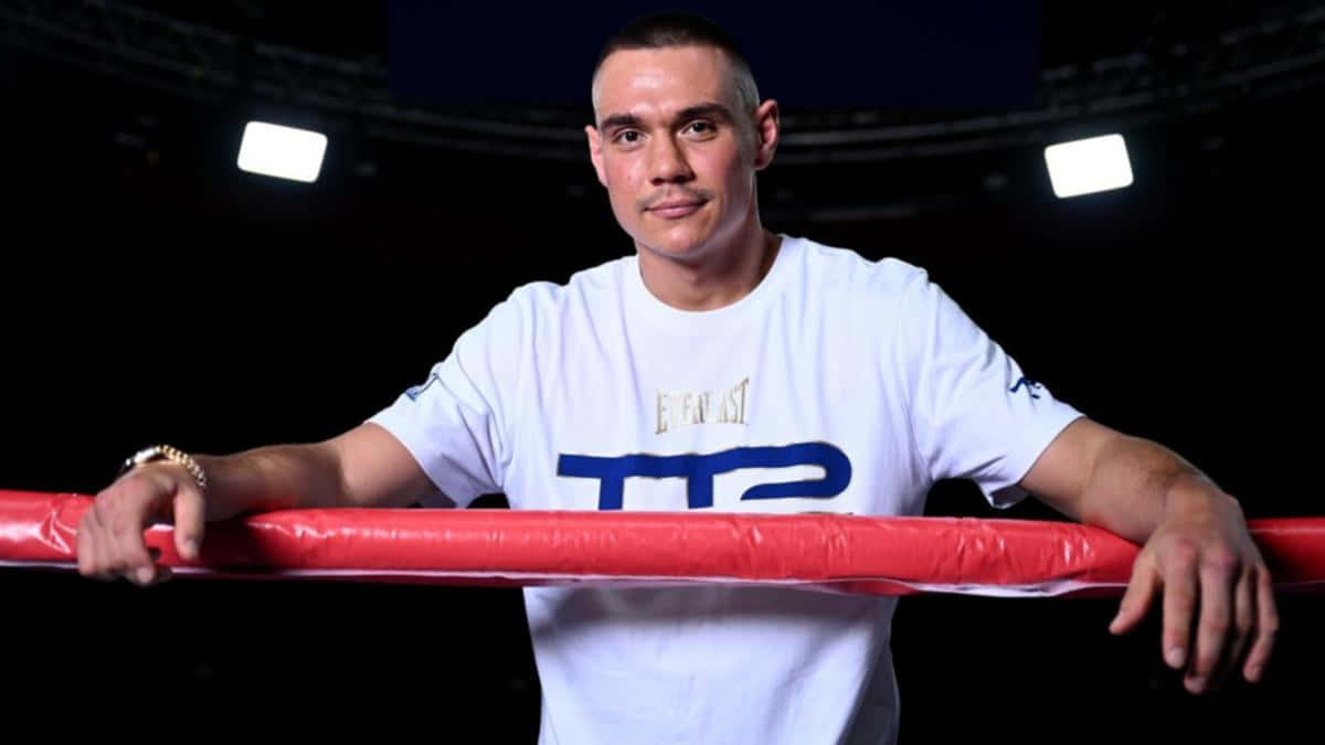 Tim Tszyu, red ring rope, dimly lit arena, SD Desktop Wallpaper