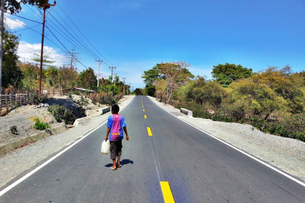 Timor Leste, colorful shirt, long straight road, SD Desktop Wallpaper