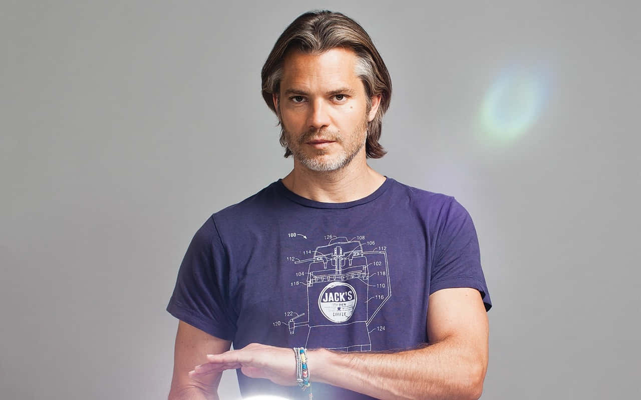 Timothy Olyphant, purple t-shirt, coffee machine patent design, HD Desktop Wallpaper