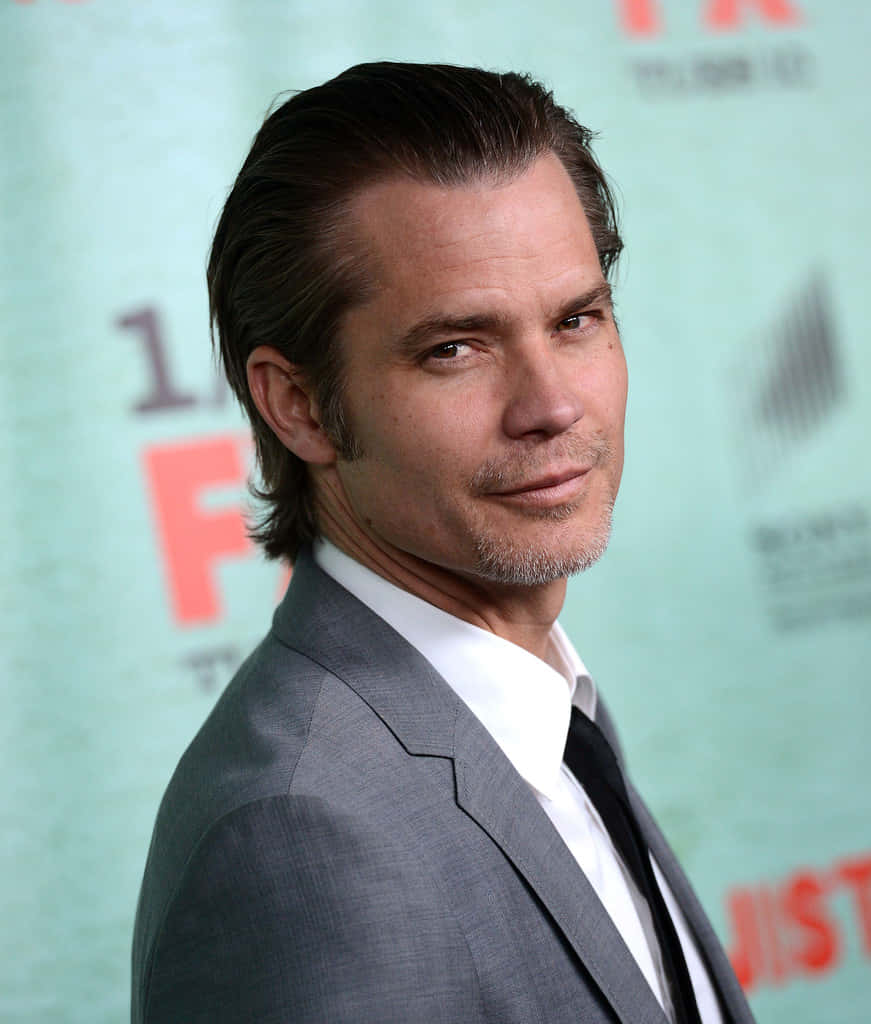 Timothy Olyphant, gray suit, black tie, SD Phone Wallpaper
