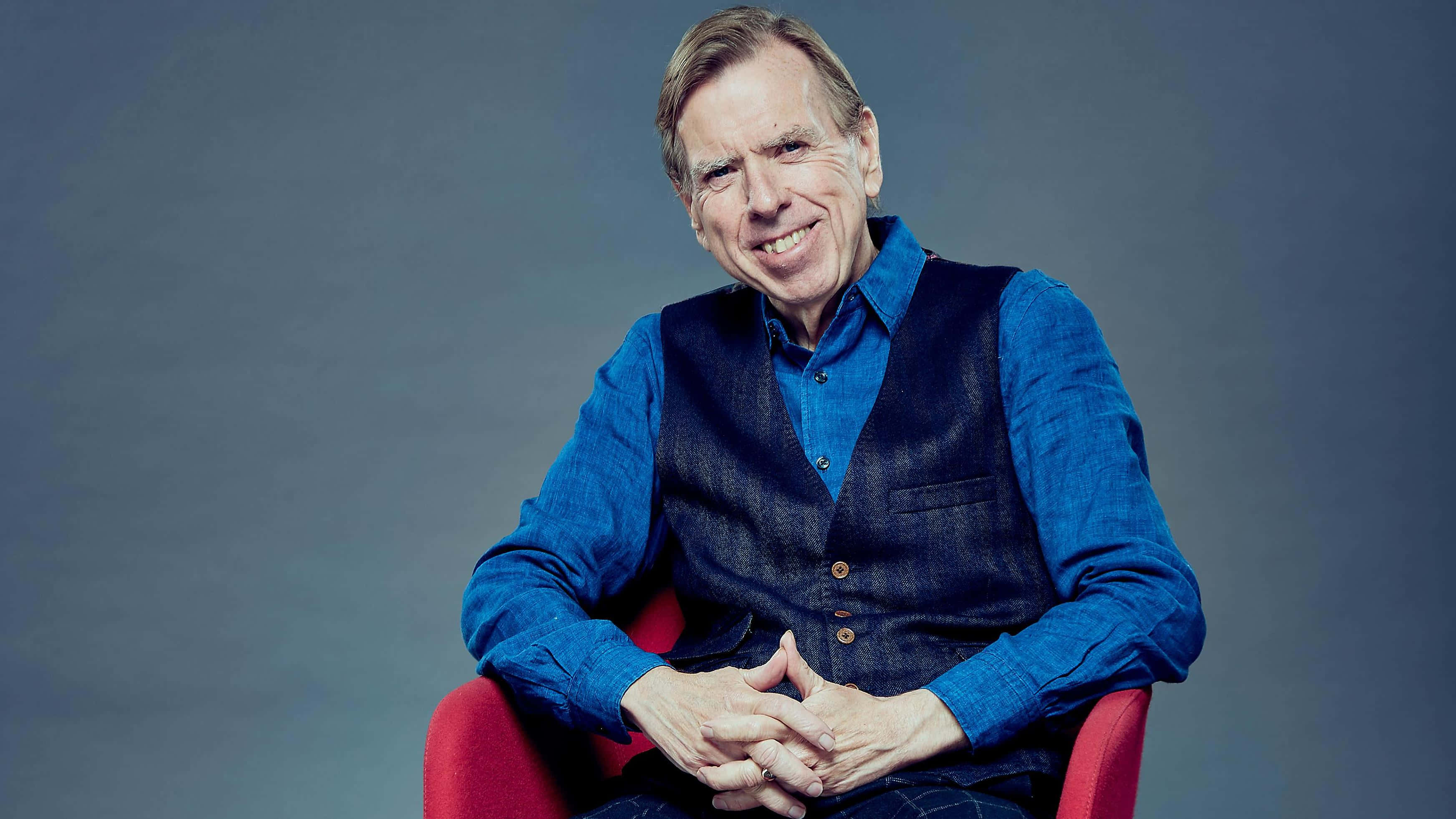Timothy Spall, blue shirt, dark vest, 2K Desktop Wallpaper
