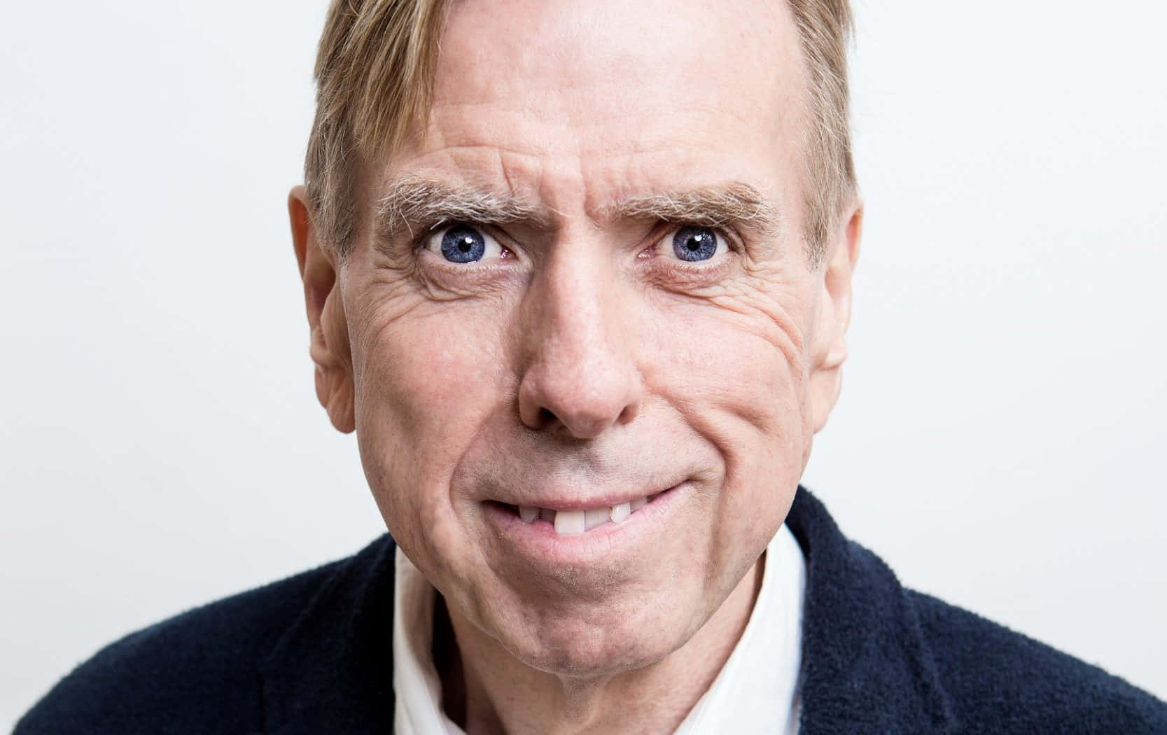 Timothy Spall, blue eyes, subtle smile, HD Desktop Wallpaper