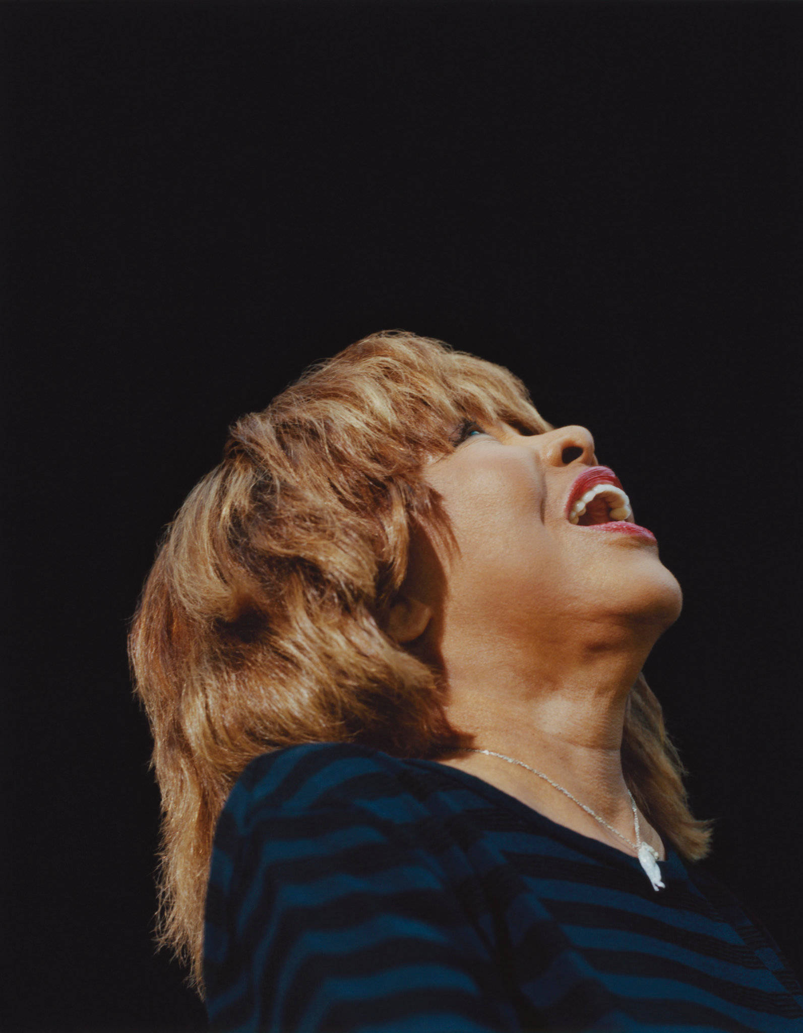 Tina Turner, blonde hair, red lips, Full HD Phone Wallpaper