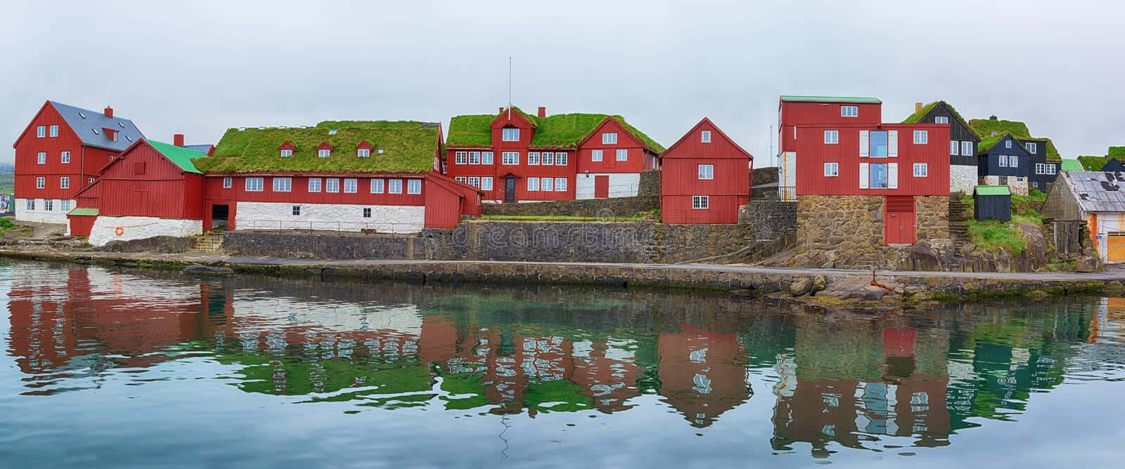 Tinganes, red houses, green moss roofs, HD Desktop Wallpaper