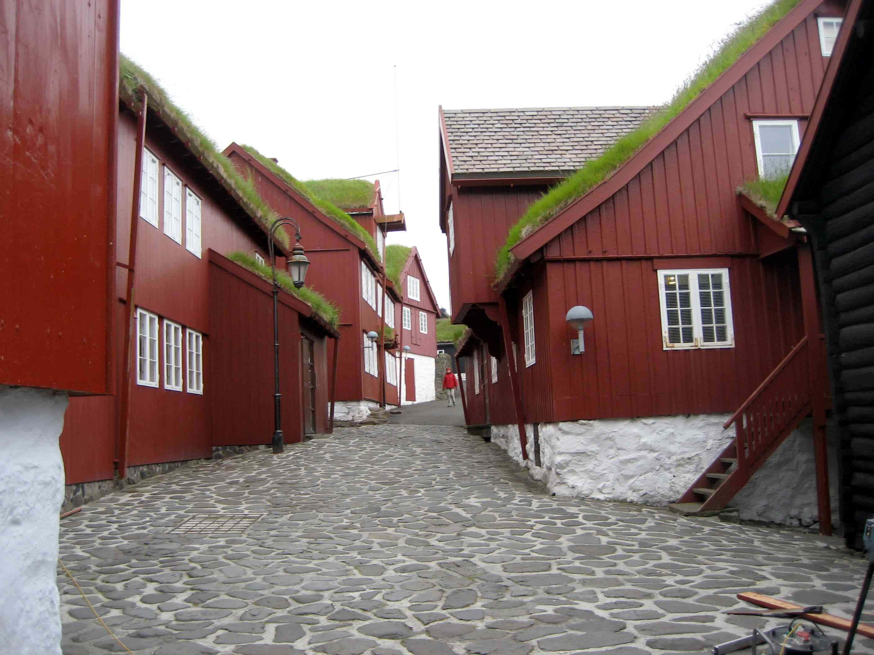 Tinganes, red buildings, cobblestone walkways, 2K Desktop Wallpaper